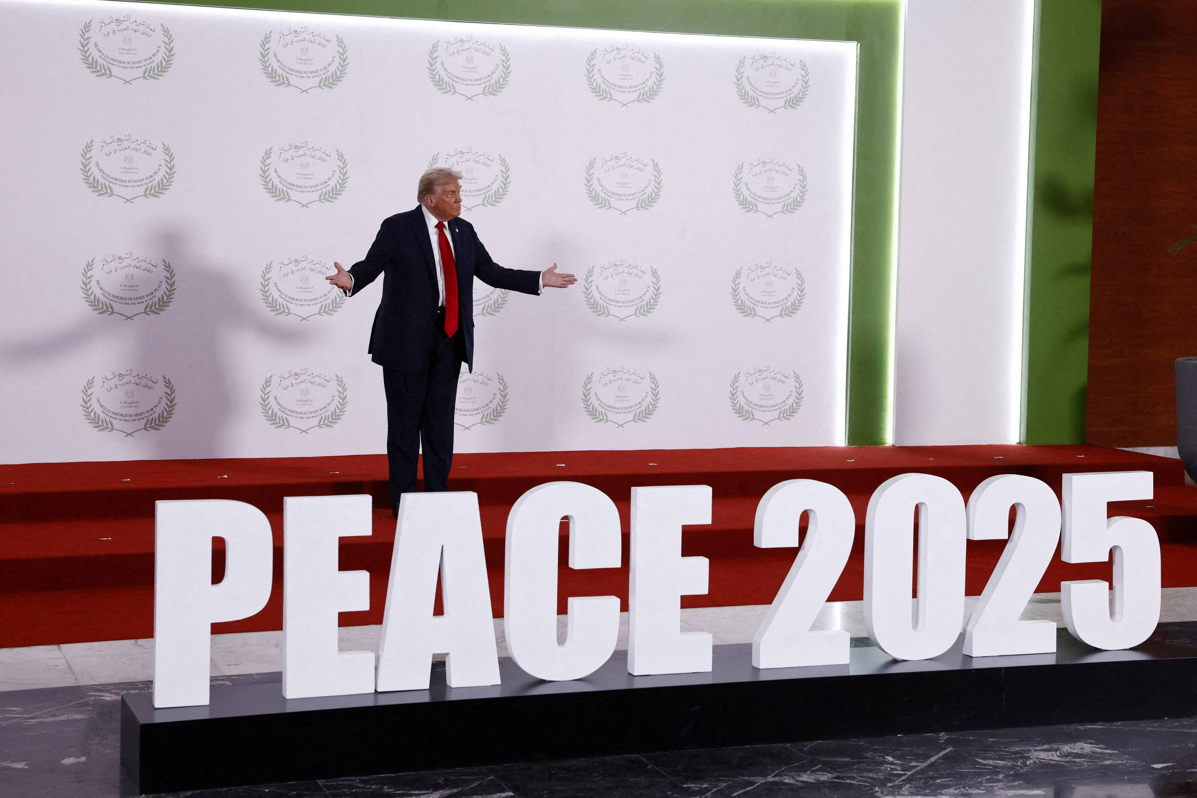 Acordo de paz assinado por Trump e mediadores no Egito não menciona Estado palestino; leia íntegra