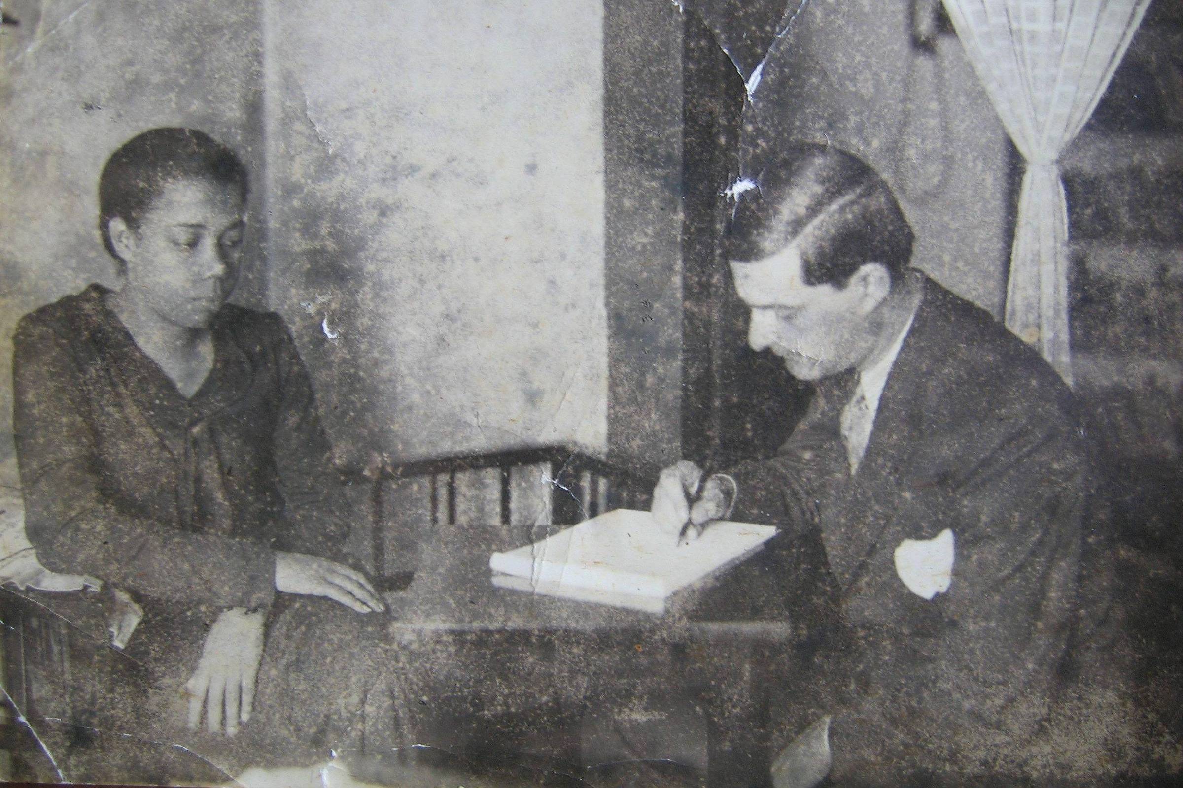 Como um professor de escola pública e uma parlamentar negra criaram o Dia do Professor há quase 80 anos