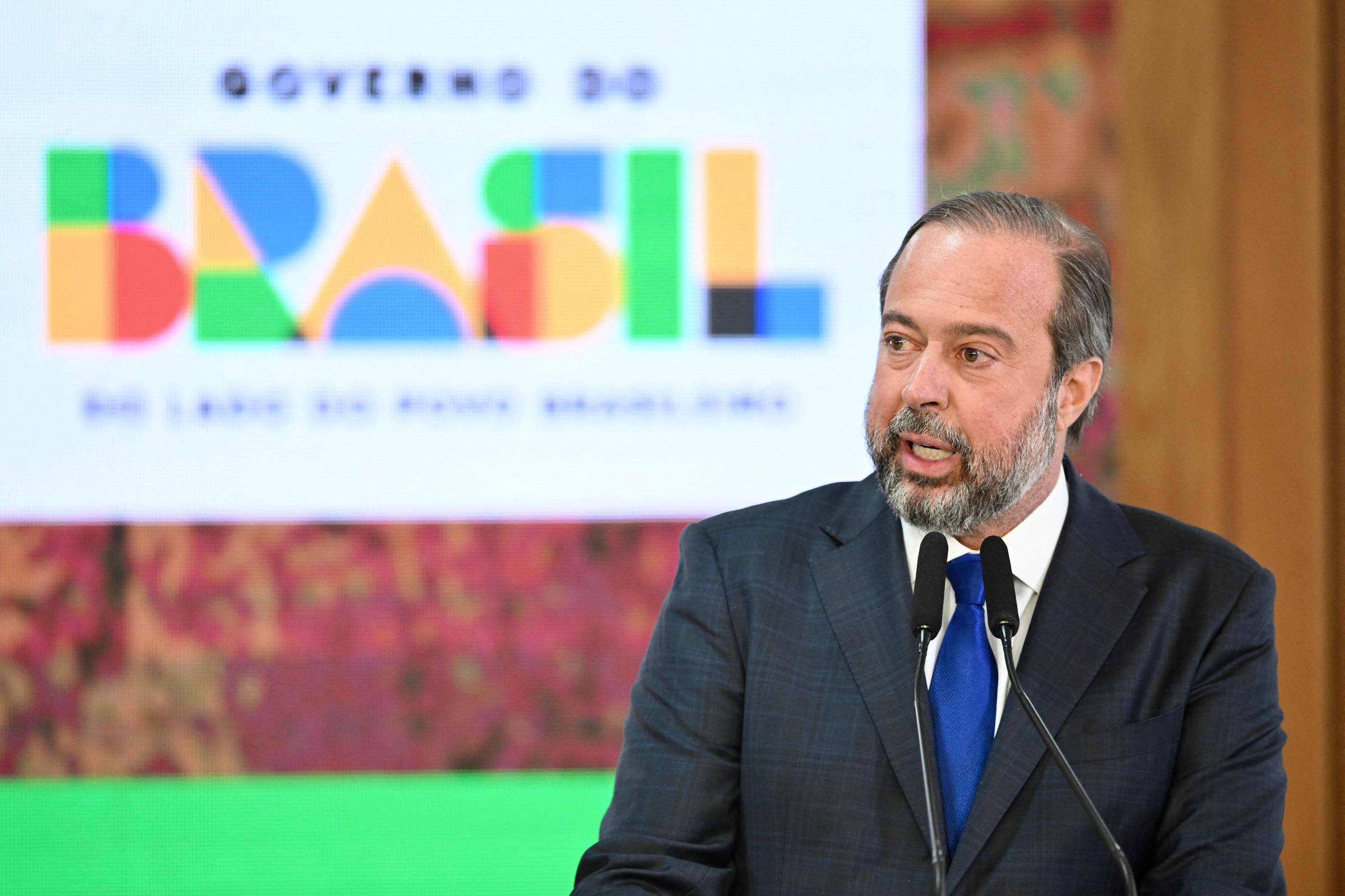 Não precisaremos do horário de verão neste ano, diz Alexandre Silveira