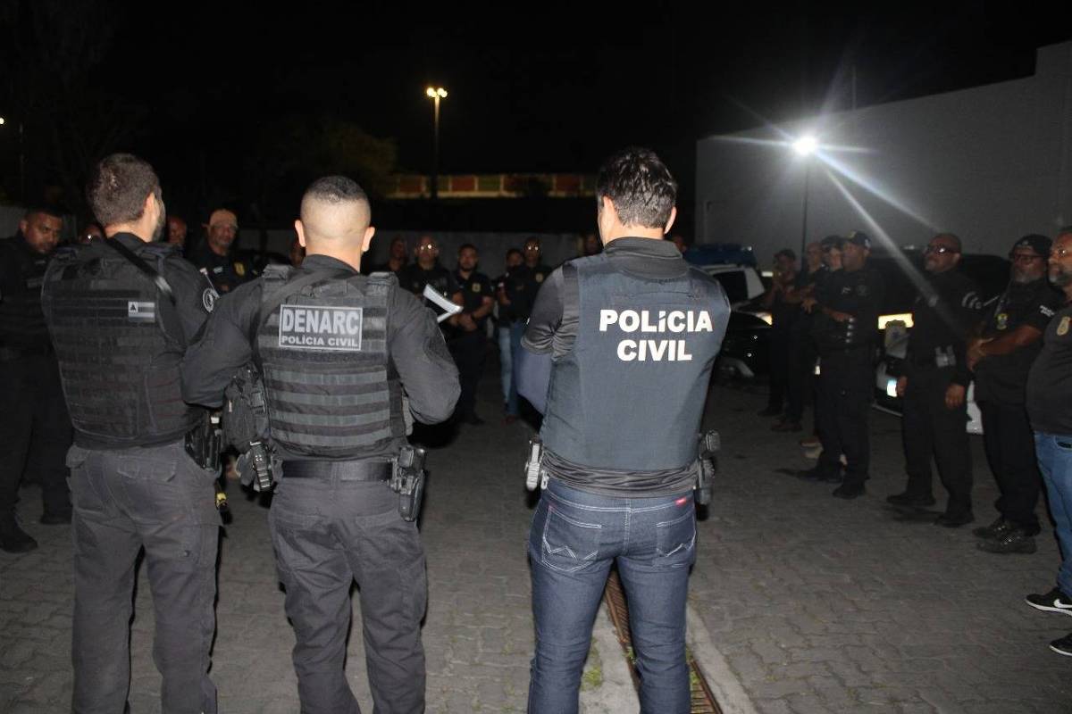 Polícia encontra corpos e apura se são de jovens desaparecidas na Bahia