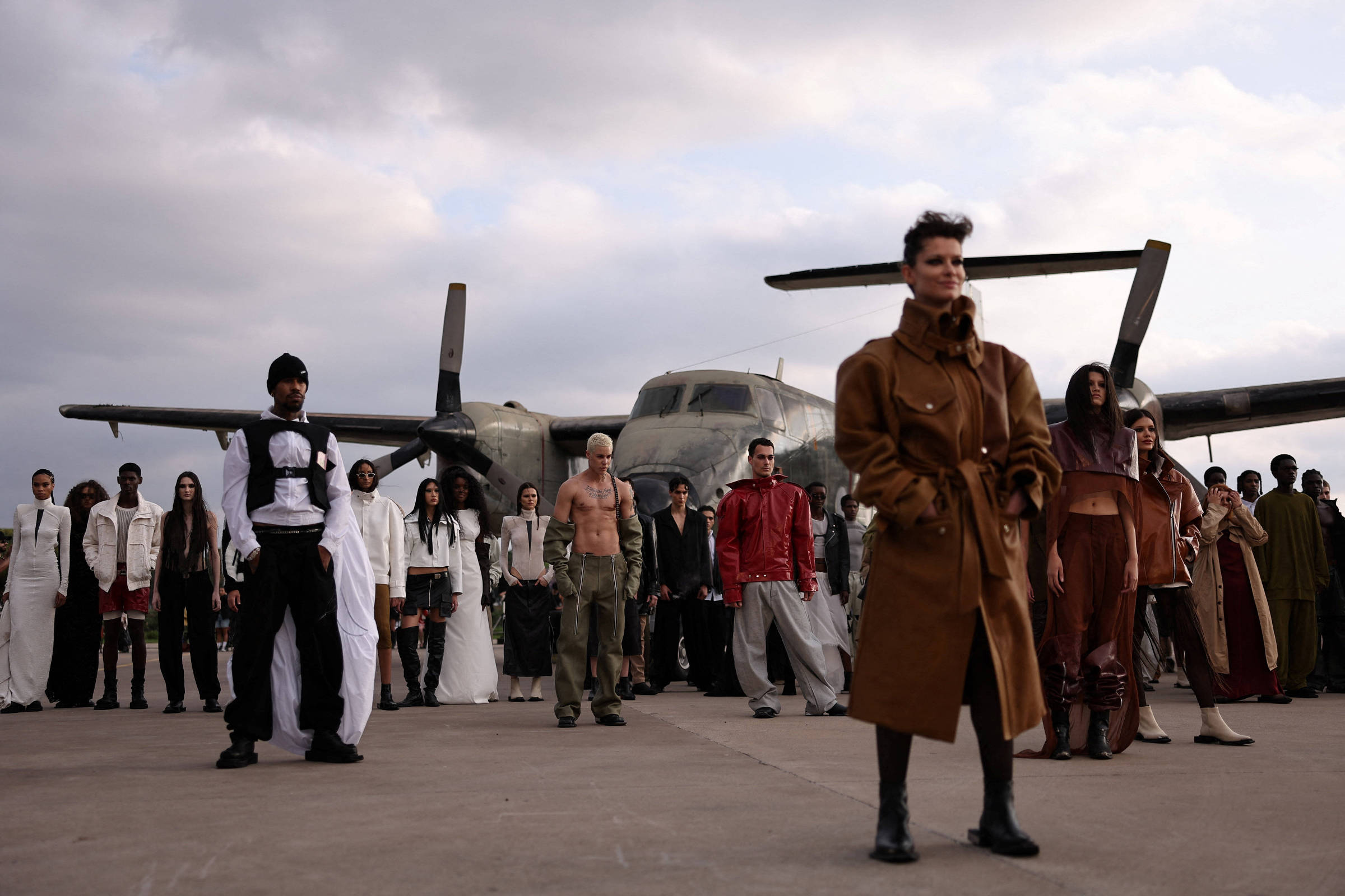 São Paulo Fashion Week faz de hangar e mansão antiga as suas passarelas