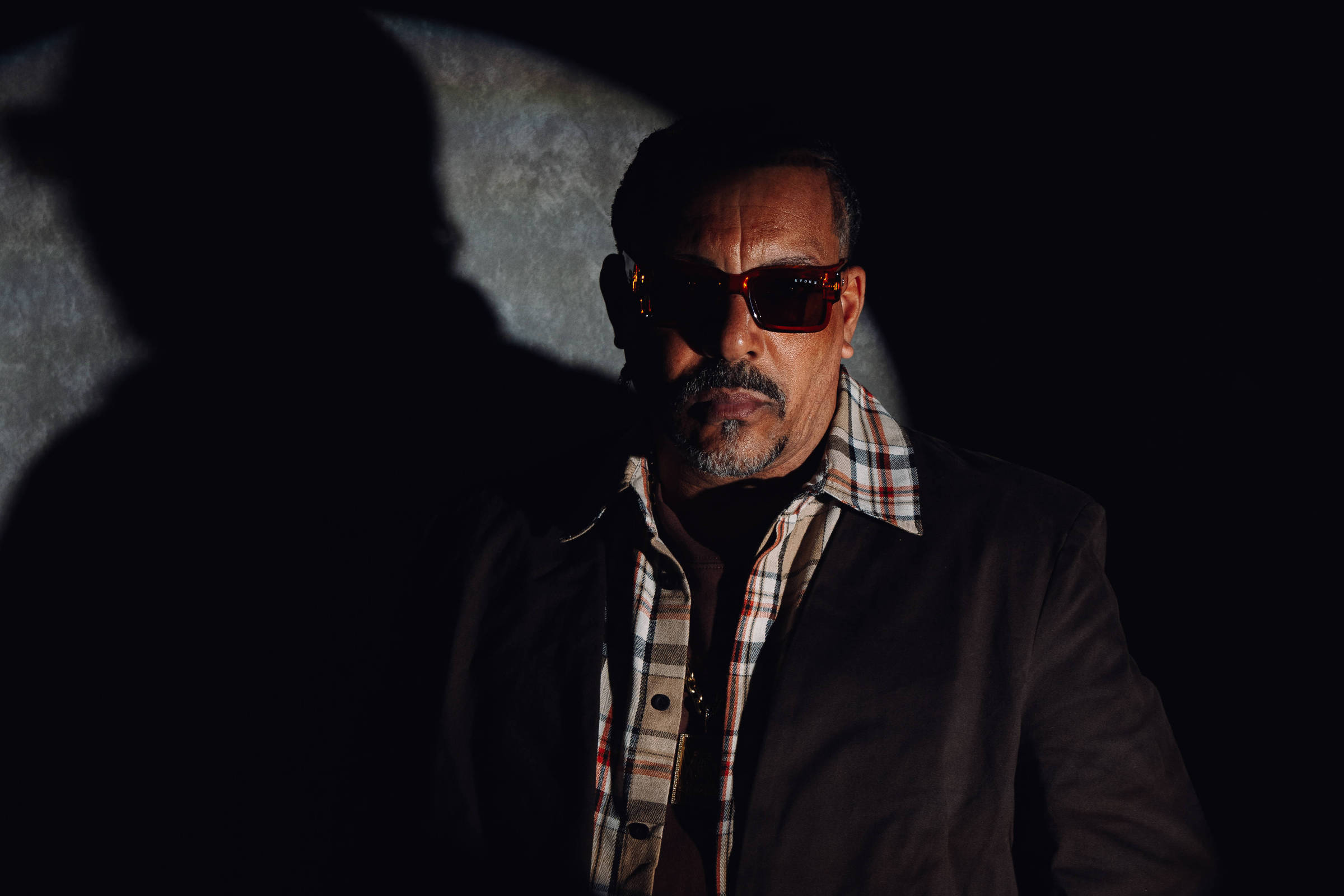Dexter lança single e anuncia primeiro álbum em dez anos com première gratuita