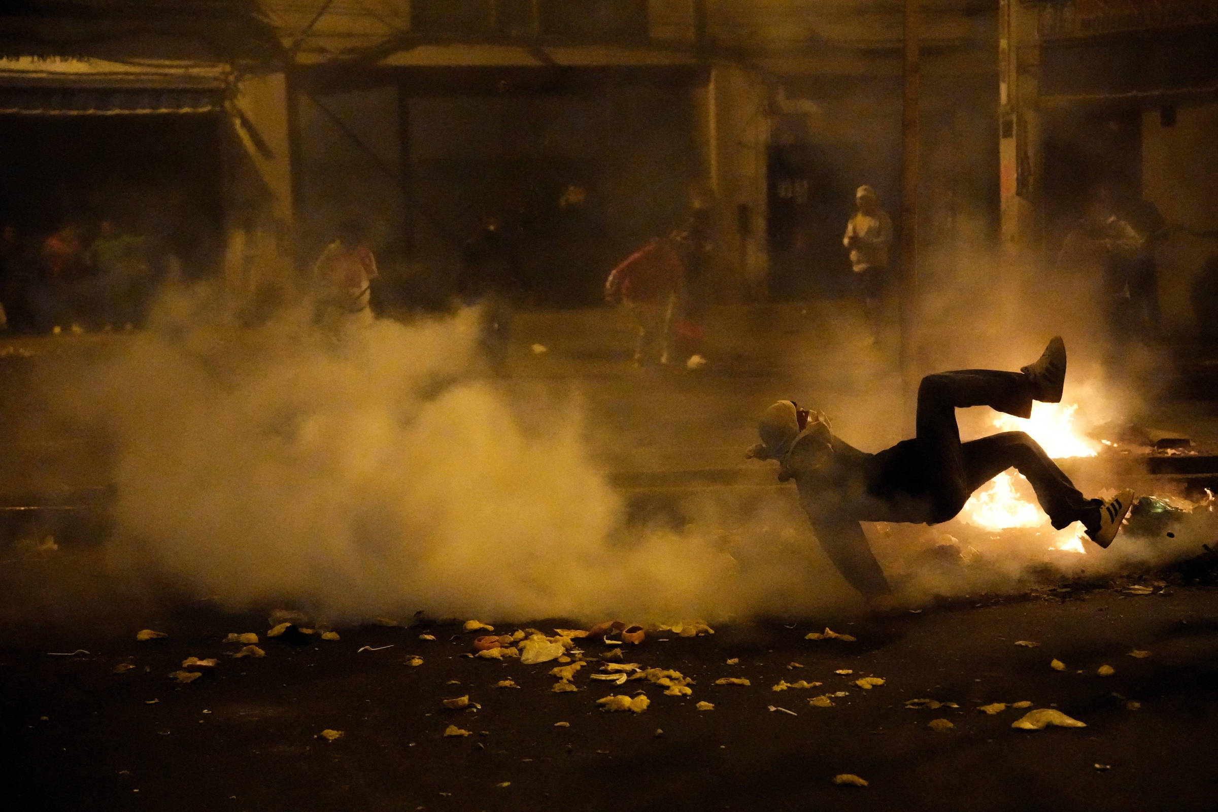 Protesto contra novo governo do Peru deixa um morto e mais de 100 feridos; veja vídeo