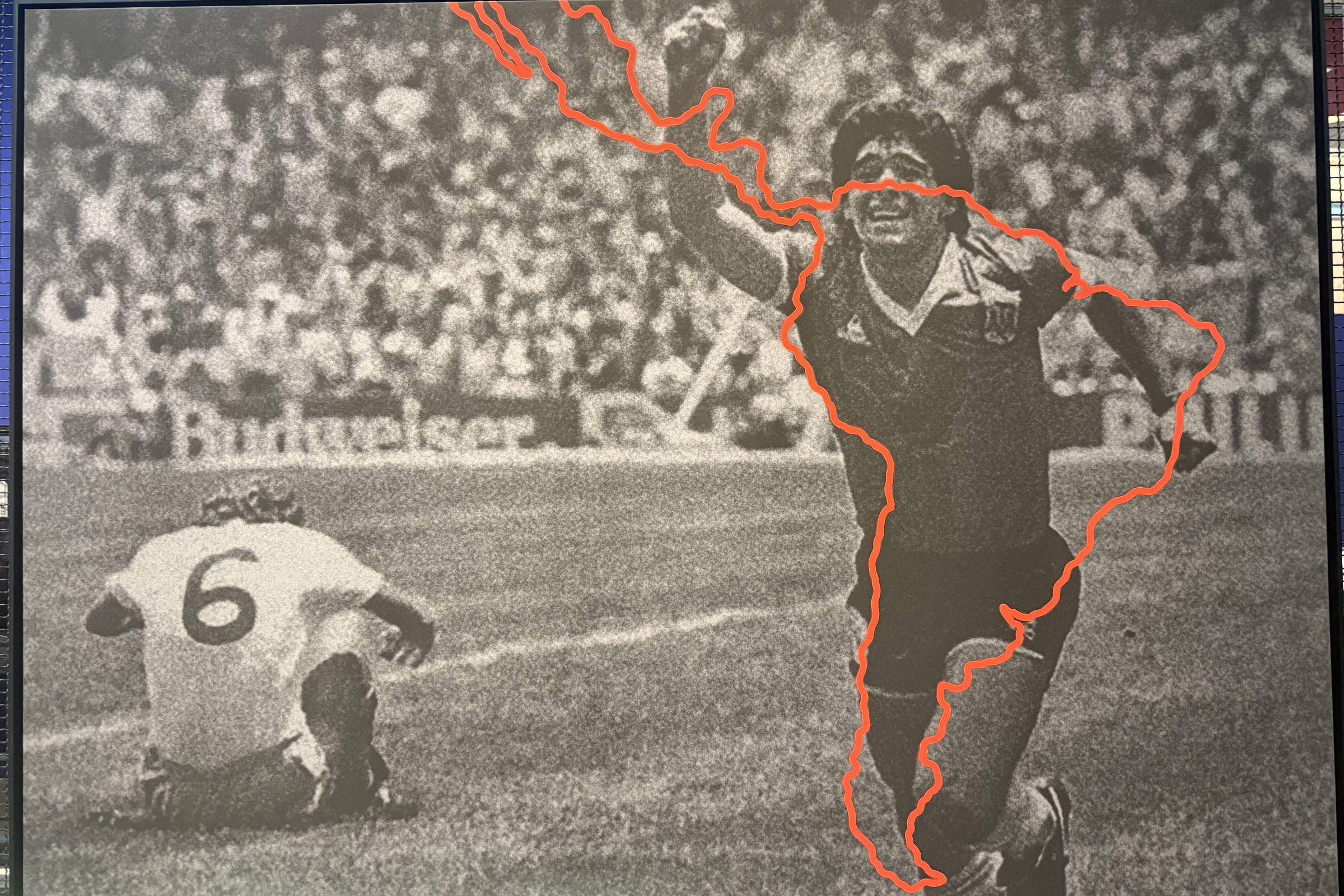 Nova exposição explica aspectos políticos e culturais do futebol da América do Sul