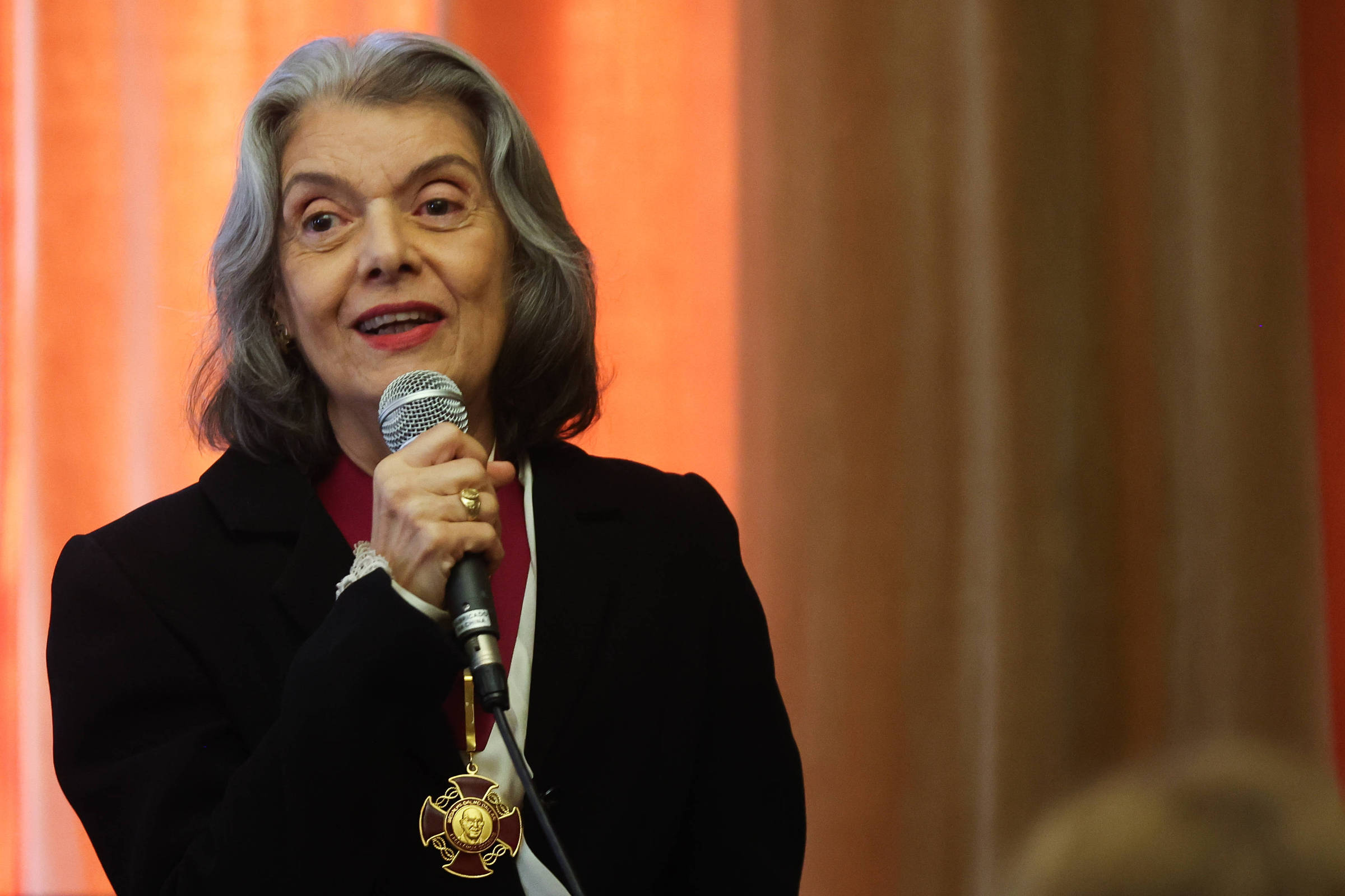 Única mulher do STF, Cármen reforça cobrança por diversidade em meio a pressões sobre vaga