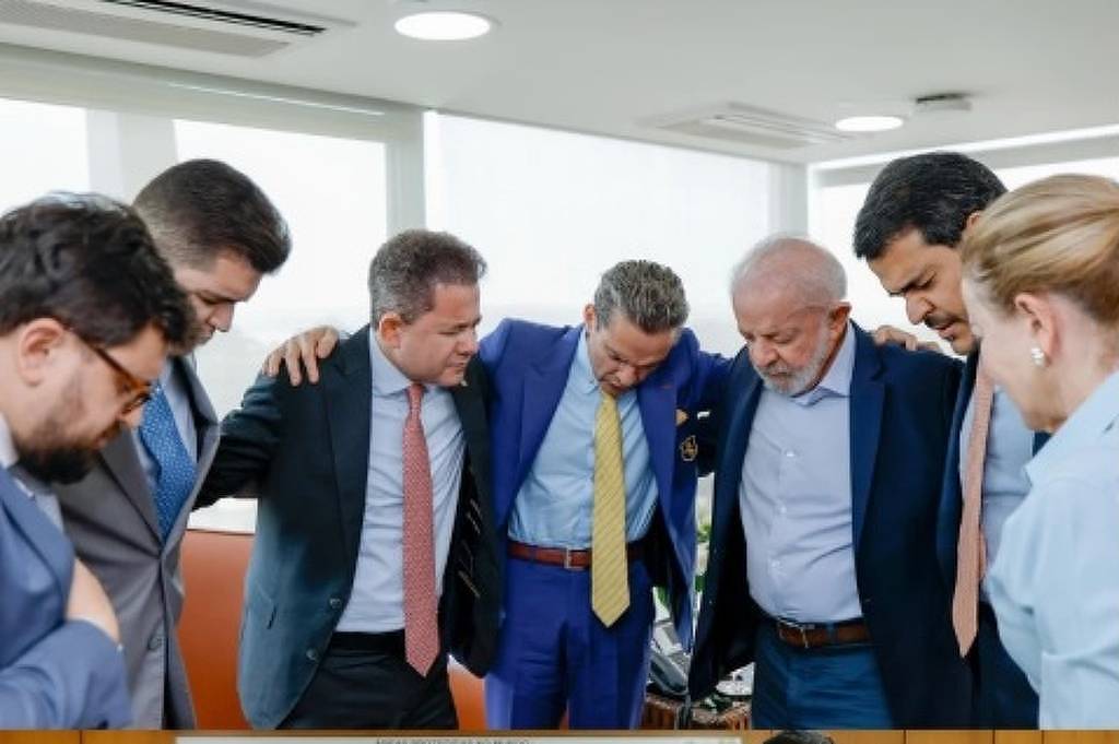 Lula recebe pastores evangélicos no Planalto com participação de Messias, favorito ao STF