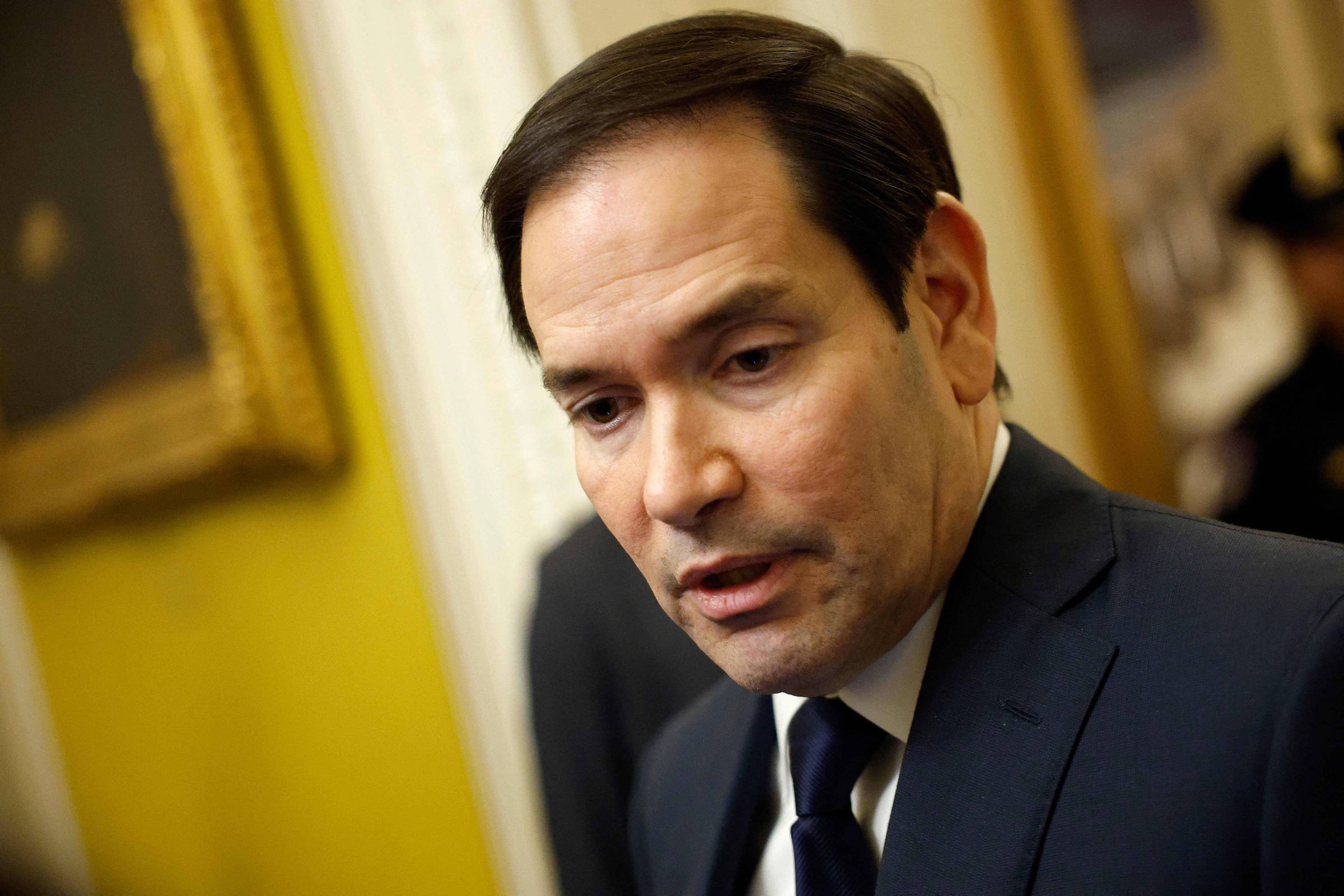 Termina reunião de ministro brasileiro e Marco Rubio para discutir tarifas dos EUA