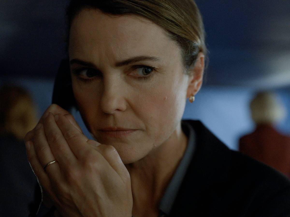 Keri Russell como Kate Wyler em cena da terceira temporada de 'A Diplomata'