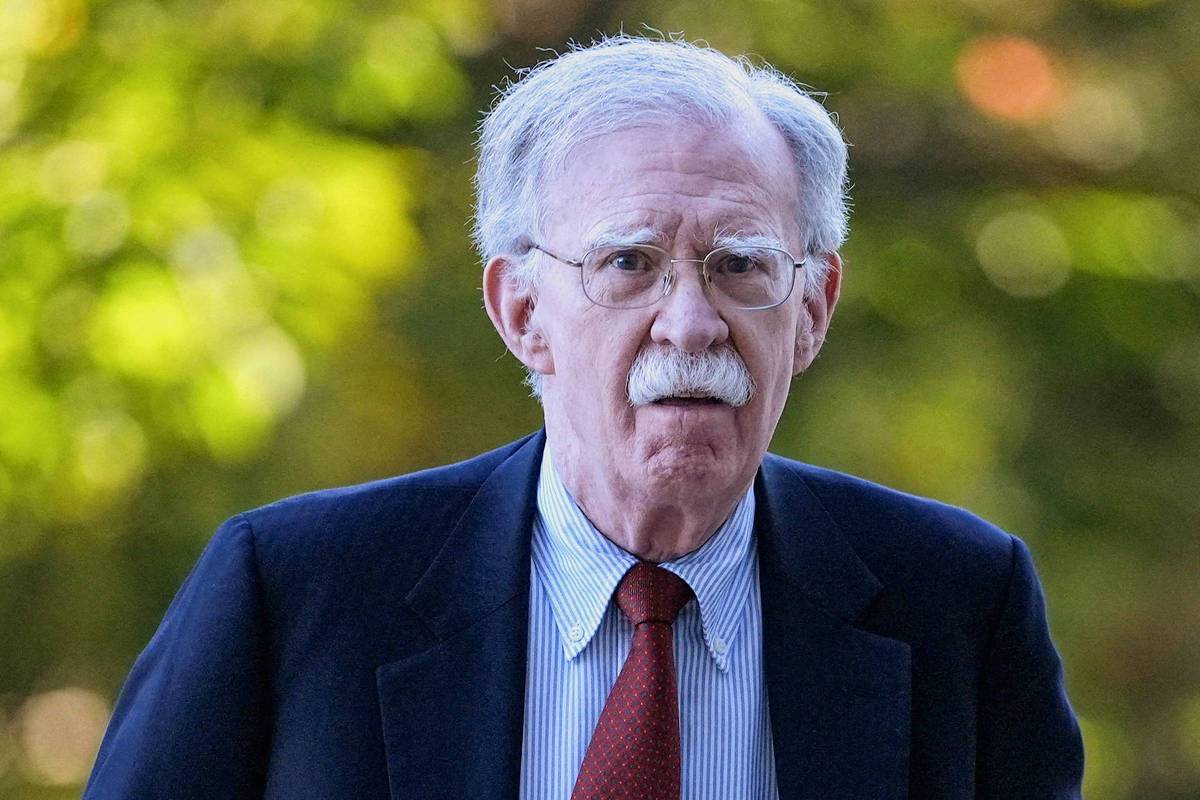 Ex-conselheiro e atual crítico de Trump se declara inocente sobre caso envolvendo documentos sigilosos