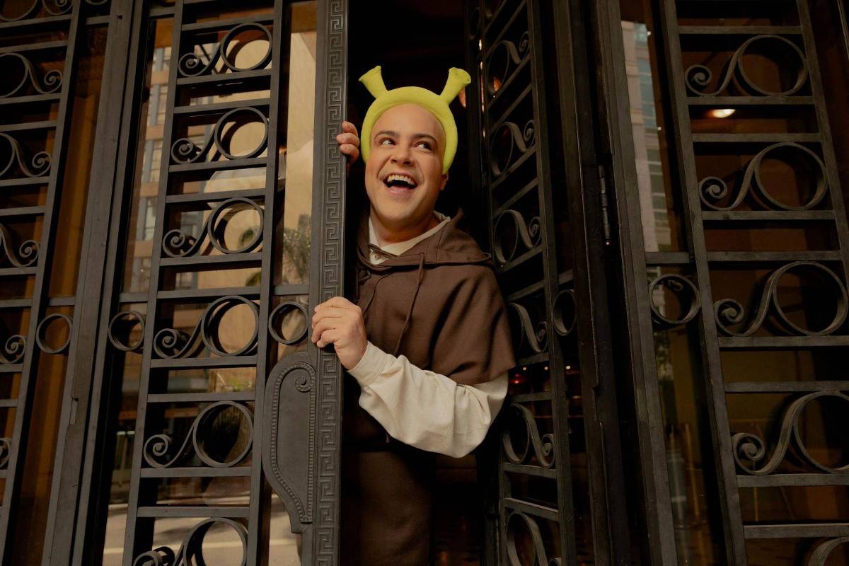 Musical de 'Shrek' volta a São Paulo em 2026 com Tiago Abravanel no papel do ogro