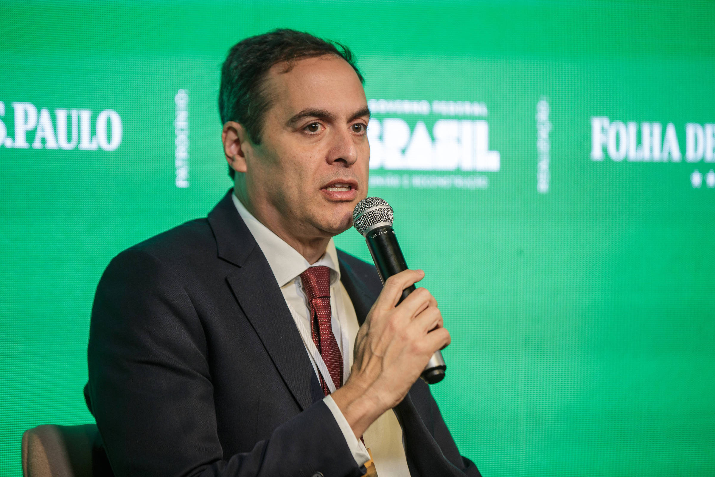 Falta de licitação na gestão de microcrédito do BNB resultou em contrato mais oneroso, diz TCU