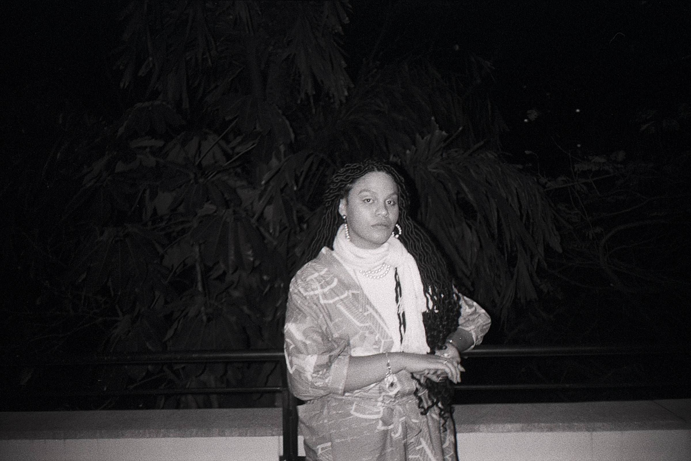 Livro sobre movimento trans conecta ativismo no mundo, diz pesquisadora