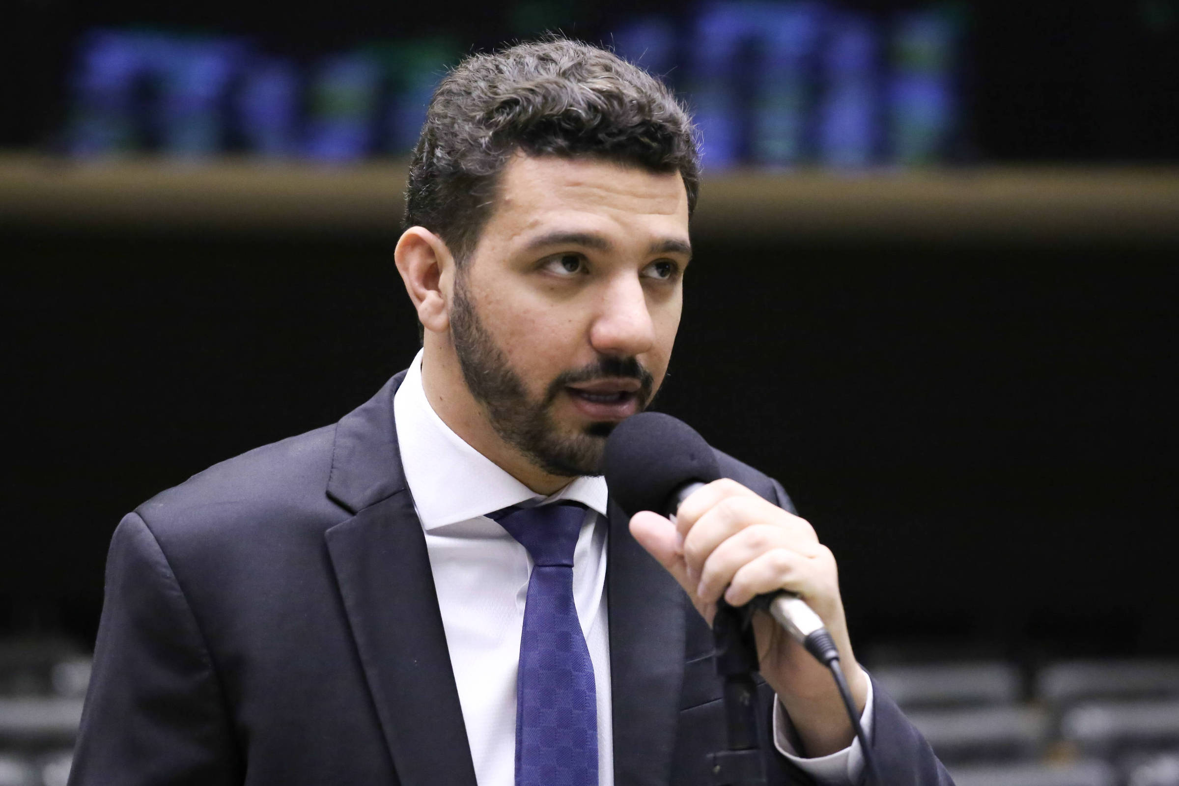 Câmara discute volta da bagagem despachada gratuita, após cobrança por mala de bordo