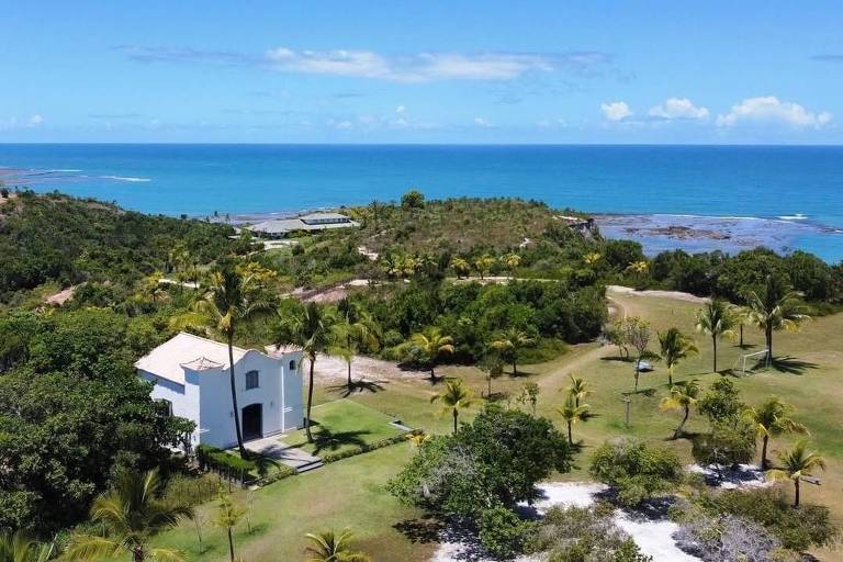 Imagem do terreno em Caraíva/Trancoso, Bahia, de propriedade de empresas ligadas ao dono do Banco Master.