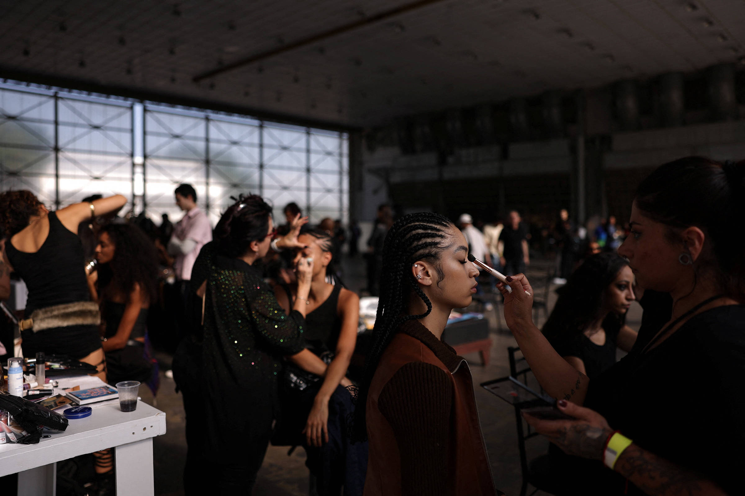 Qual é a função da São Paulo Fashion Week para além dos desfiles?