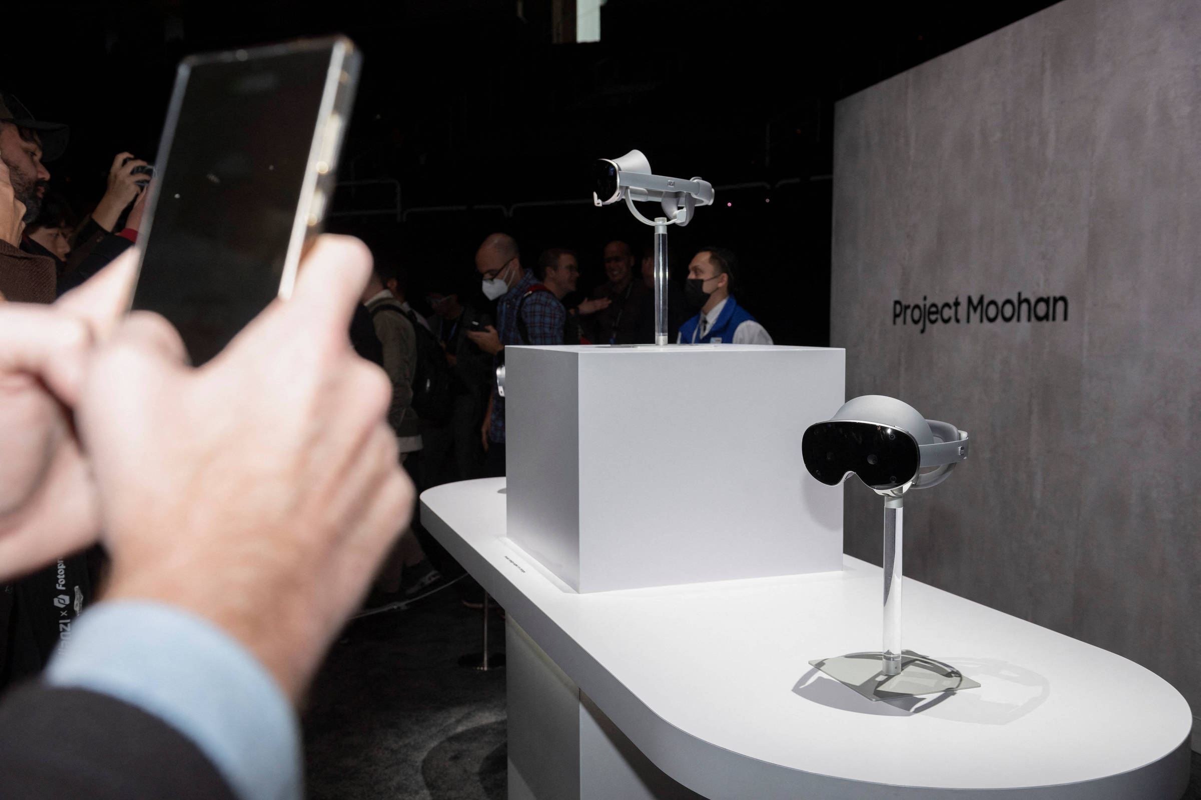 Samsung lança óculos de realidade mista em parceria com Google e Qualcomm