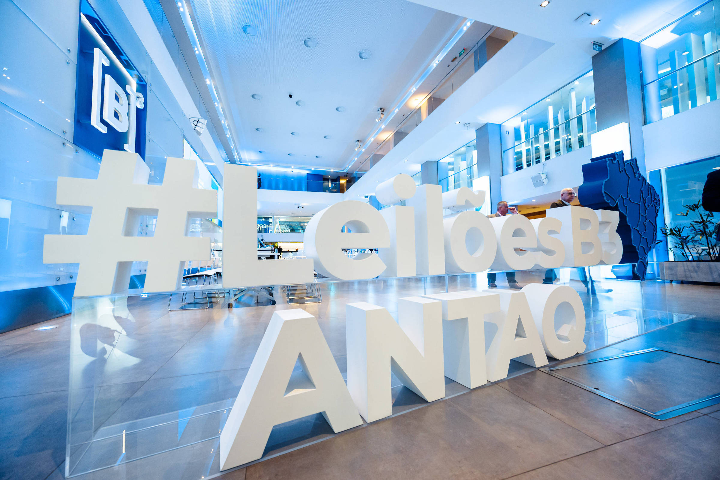 Consórcio belga-brasileiro vence o primeiro leilão de canal de acesso portuário no país