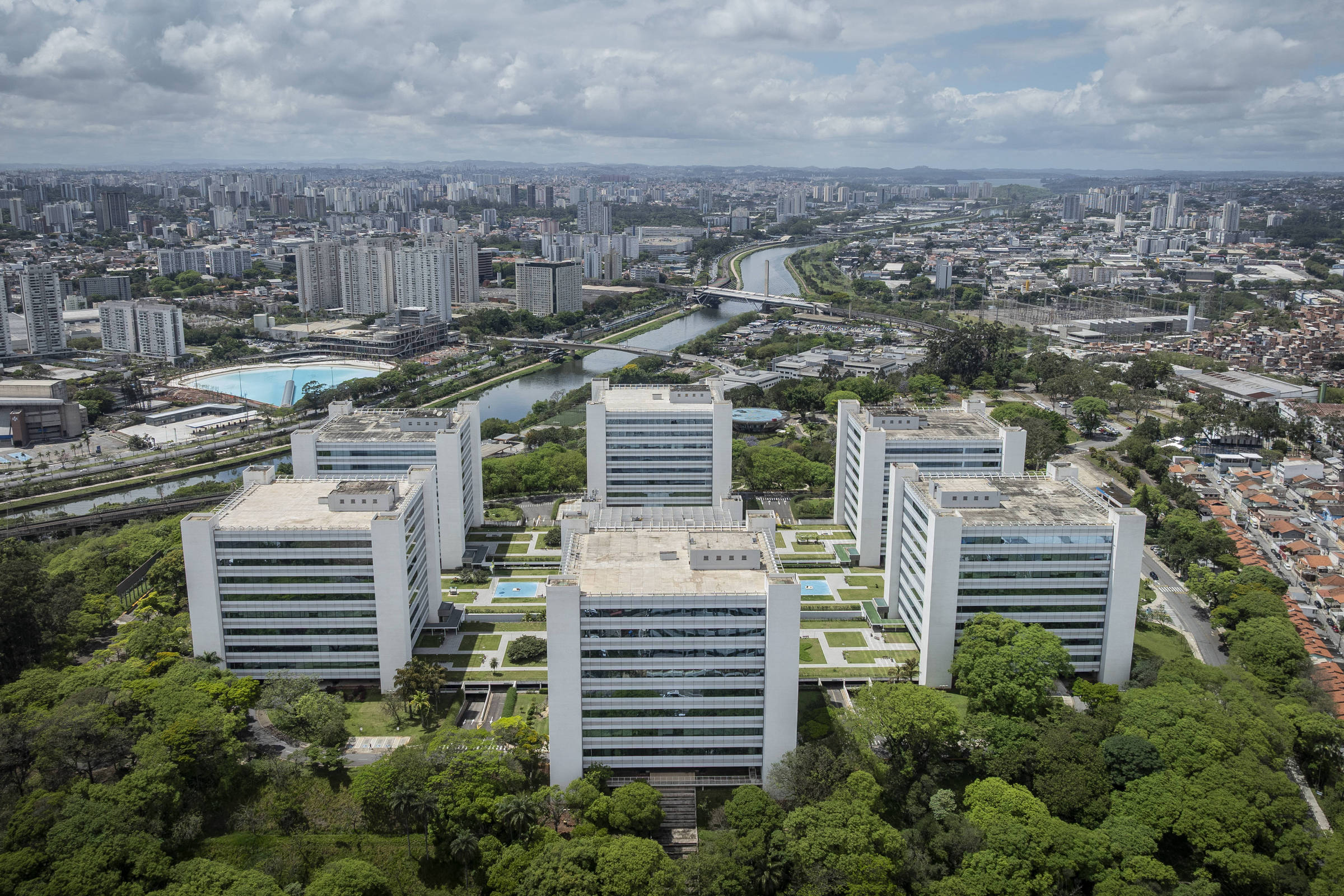 Terra de contrastes, Jardim São Luís vive boom de habitação social