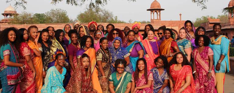 Integrantes da comunidade Nomadness durante viagem à Índia