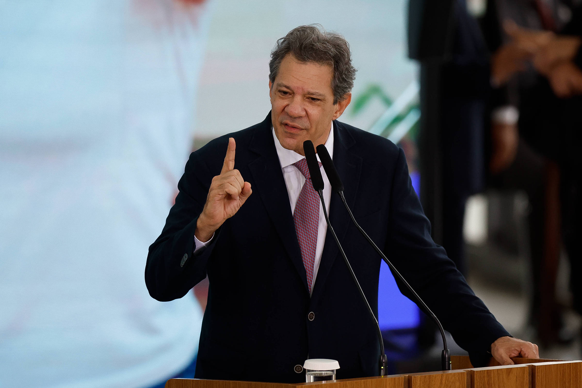 Haddad prevê projeto complementar se isenção de IR até R$ 5.000 tiver impacto fiscal