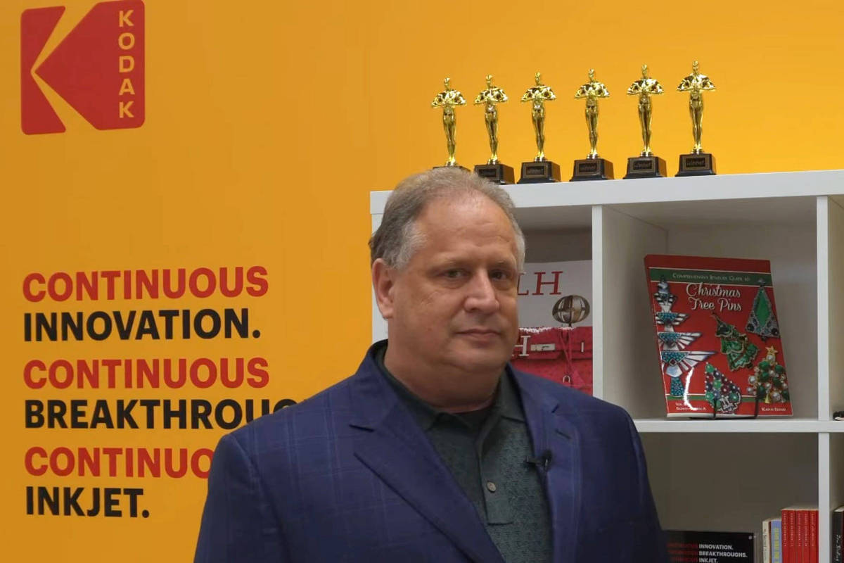 Filho de costureira e zelador, CEO vai ao chão de fábrica para salvar Kodak