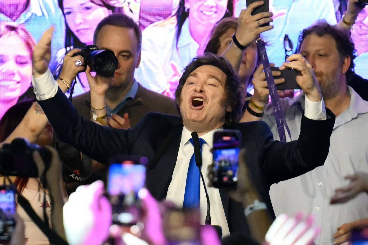 Milei renova mandato para virar economia e política da Argentina do avesso