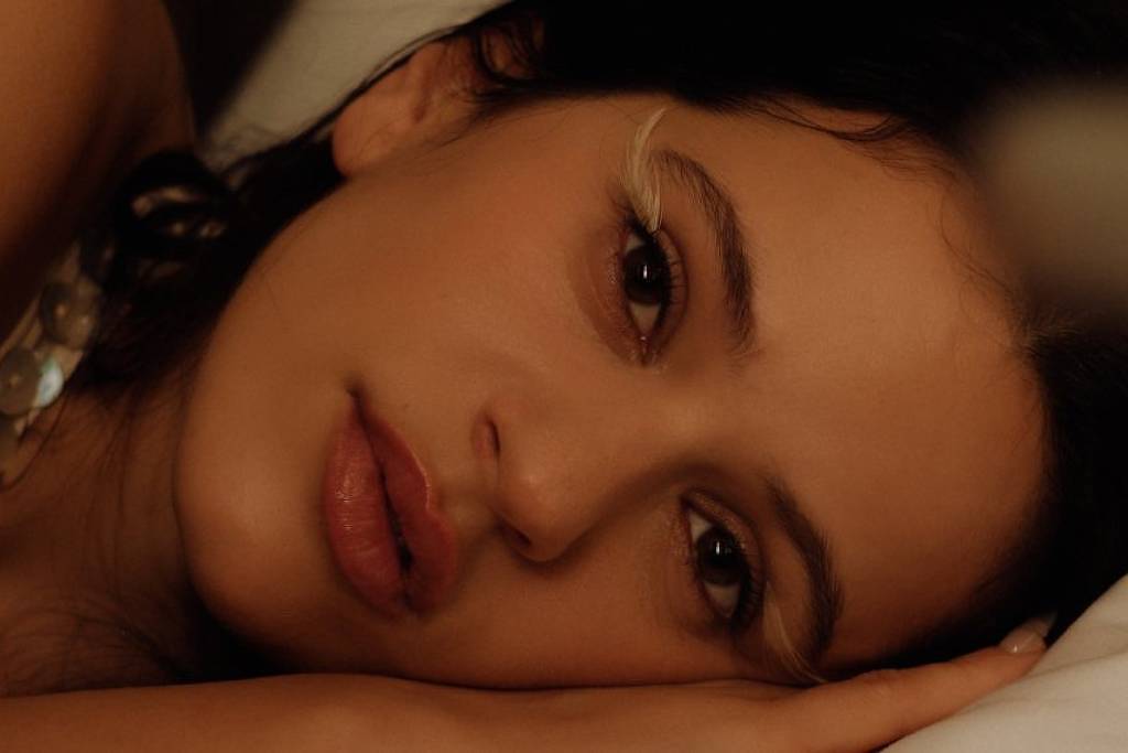 Rosalía retorna com caos orquestral em 'Berghain', seu novo single; veja
