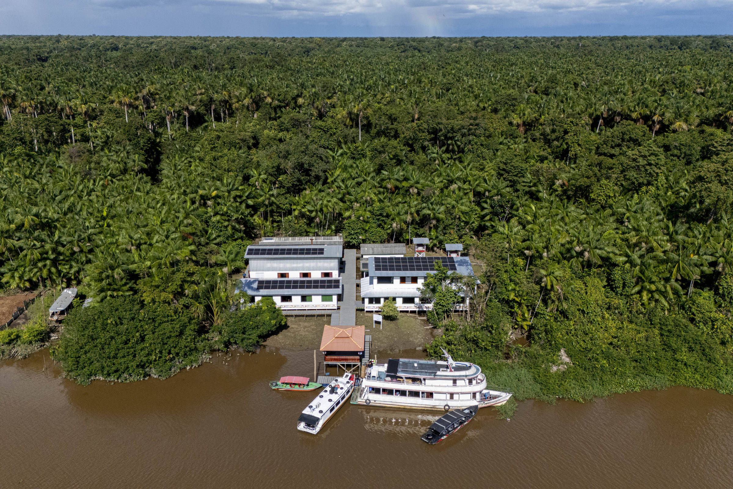 Natura industrializa sementes e polpas no meio da amazônia