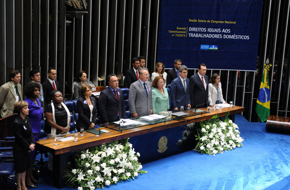 Empregador doméstico tem até dia sexta (31) para regularizar FGTS de empregados; veja o que fazer