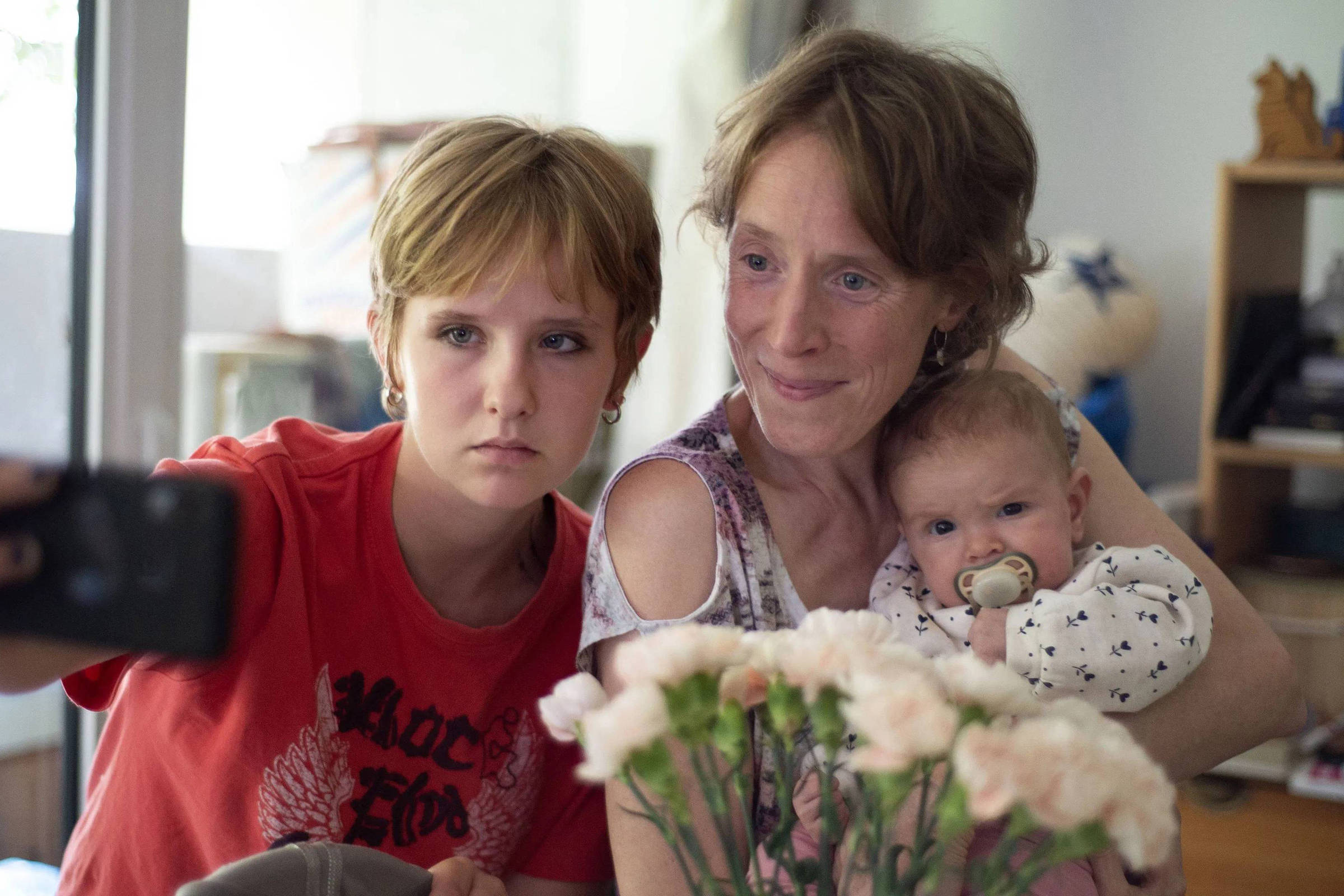 Irmãos Dardenne fazem da dor burocracia em novo filme 'Jovens Mães'