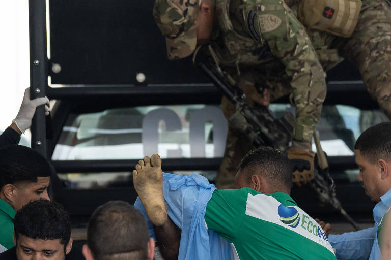 Governador Cláudio Castro em coletiva de imprensa sobre segurança no Rio de Janeiro