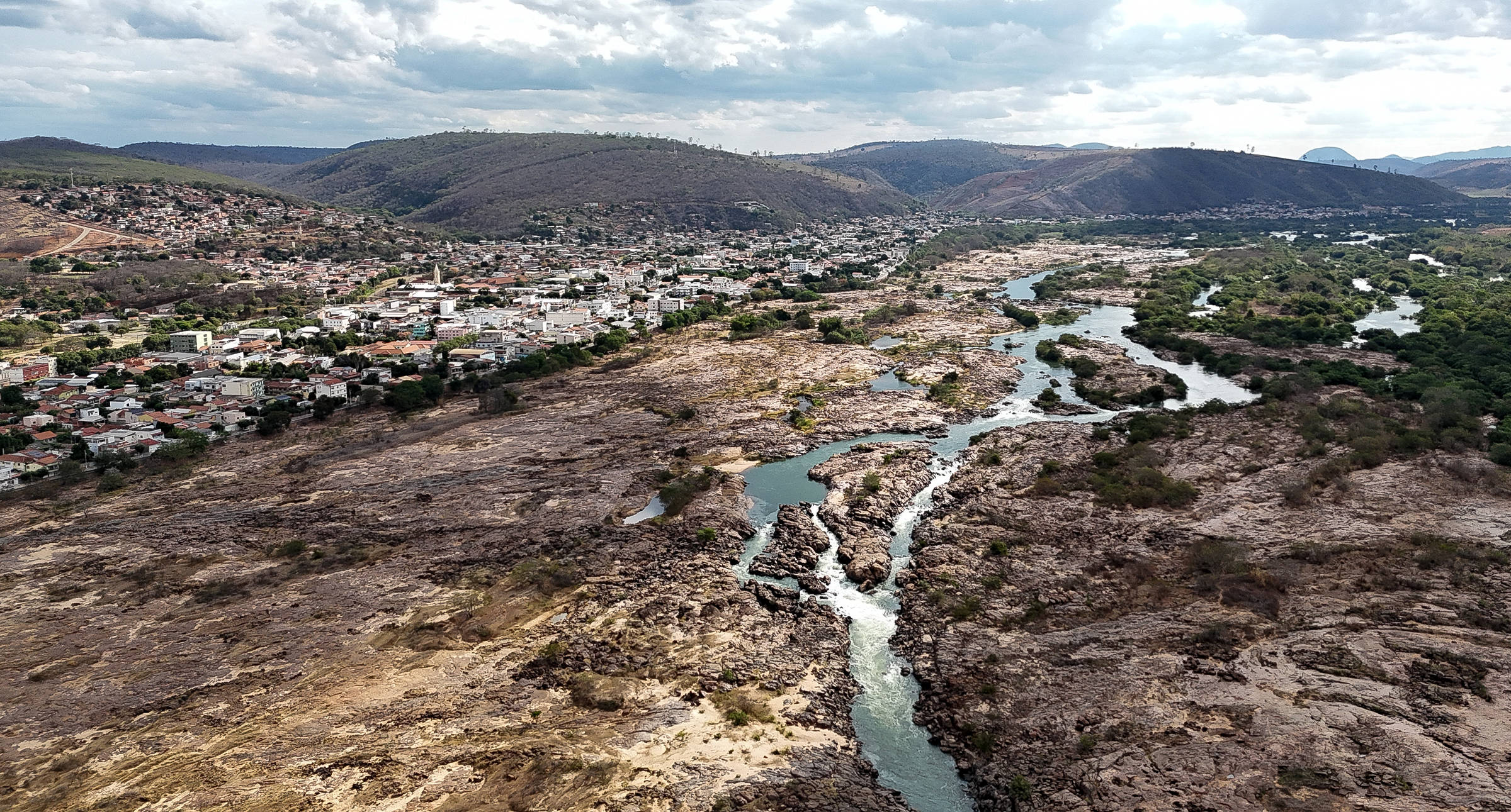 Ministério Público pede suspensão de processo de renovação de usina de Aimorés