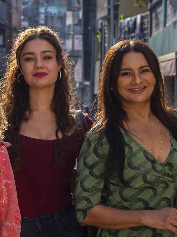 Joélly (Alana Cabral), Gerluce (Sophie Charlote) e Ligia (Dira Paes) de 'Três Graças'