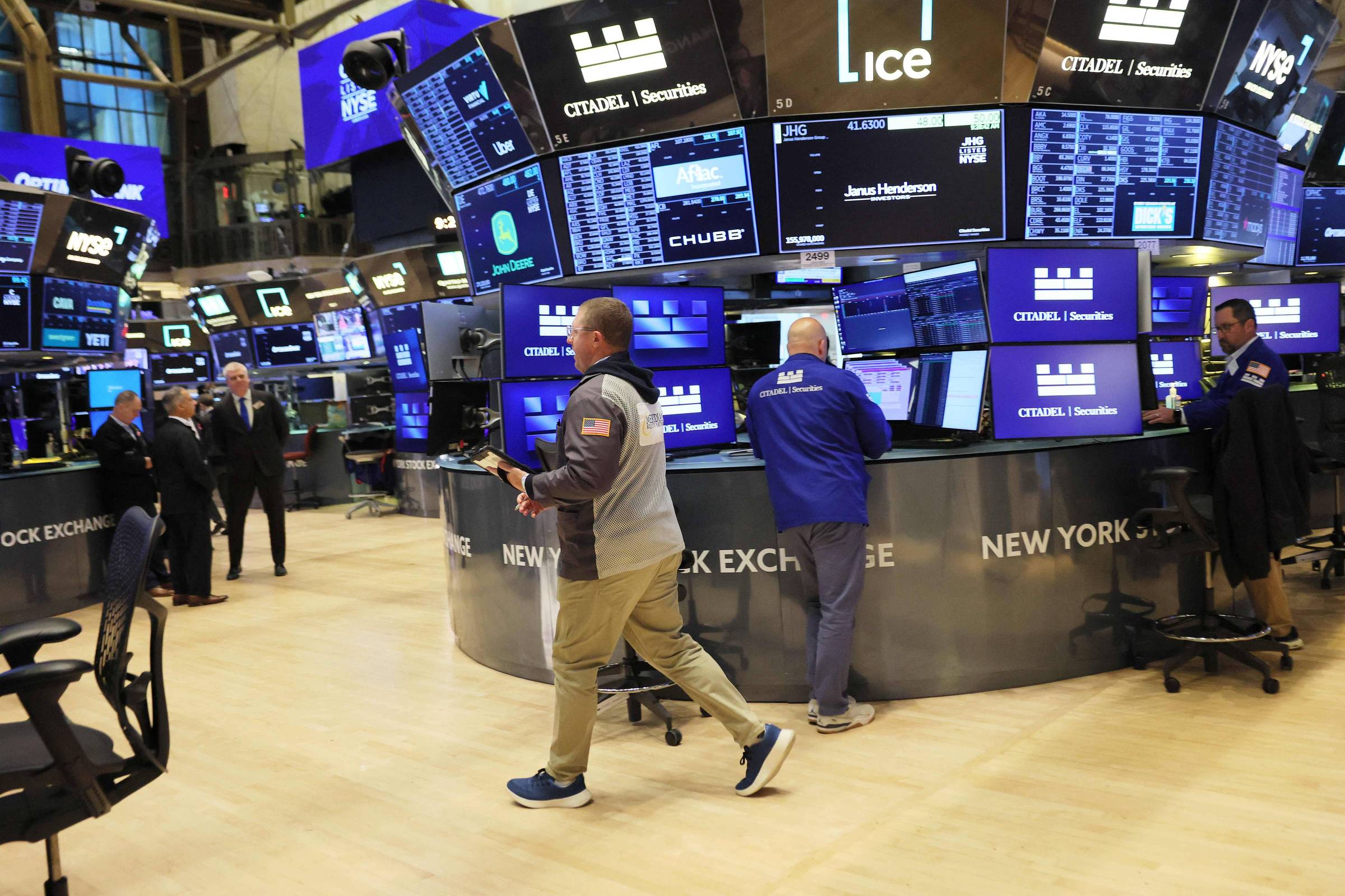 Big techs aumentam gastos em IA, mas investidores reagem de forma diferente