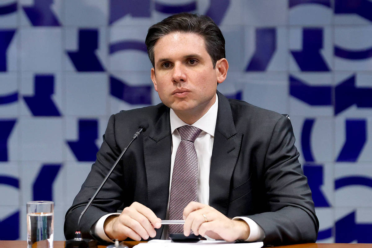 Motta defende voto distrital misto em 2030 para evitar parlamentares financiados por facções