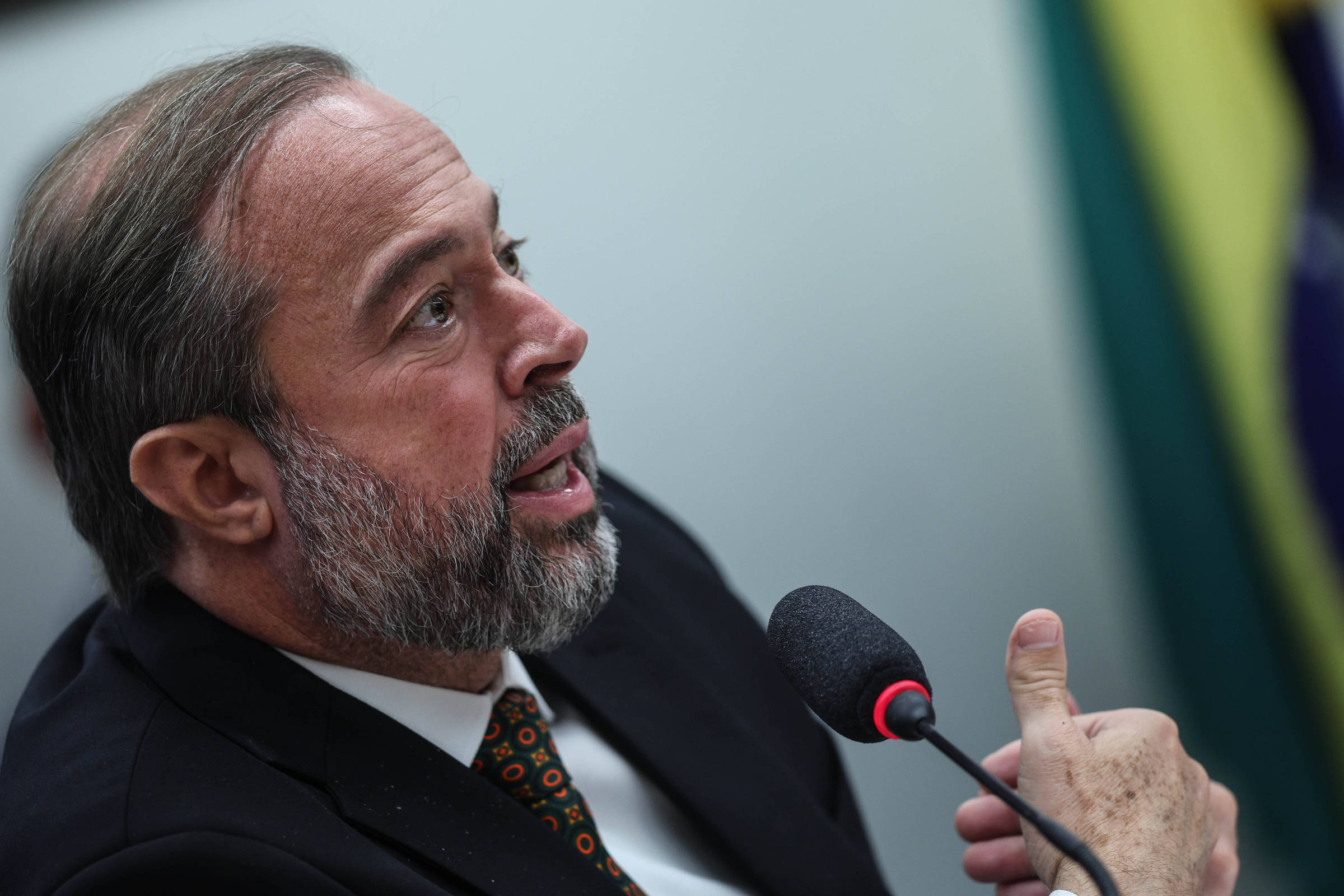 Aprovação da MP do setor elétrico é vitória dos lobbies, diz ministro de Minas e Energia