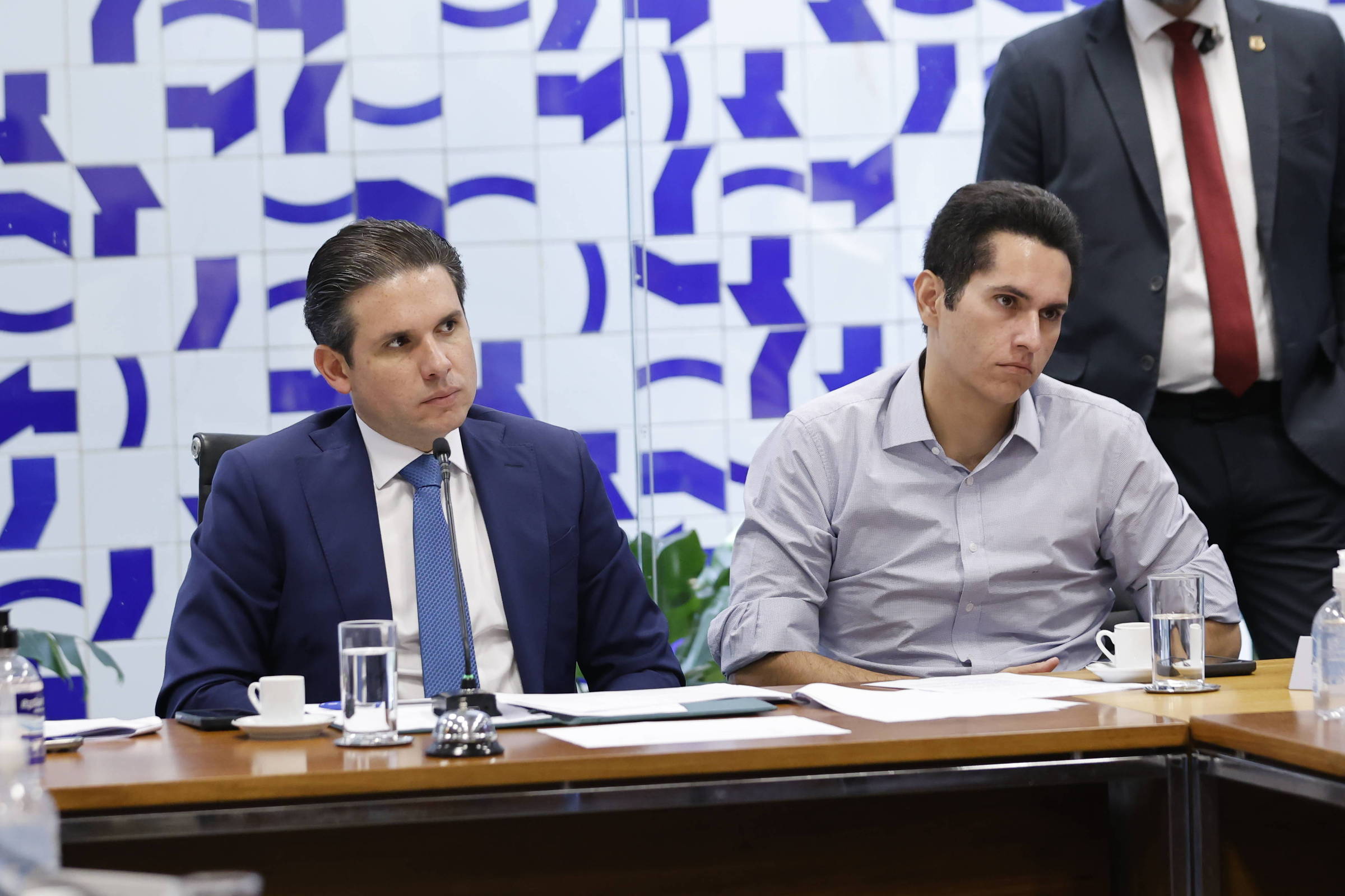 Centrão usa discurso antifacções para tentar aprovar voto distrital misto e ampliar poder