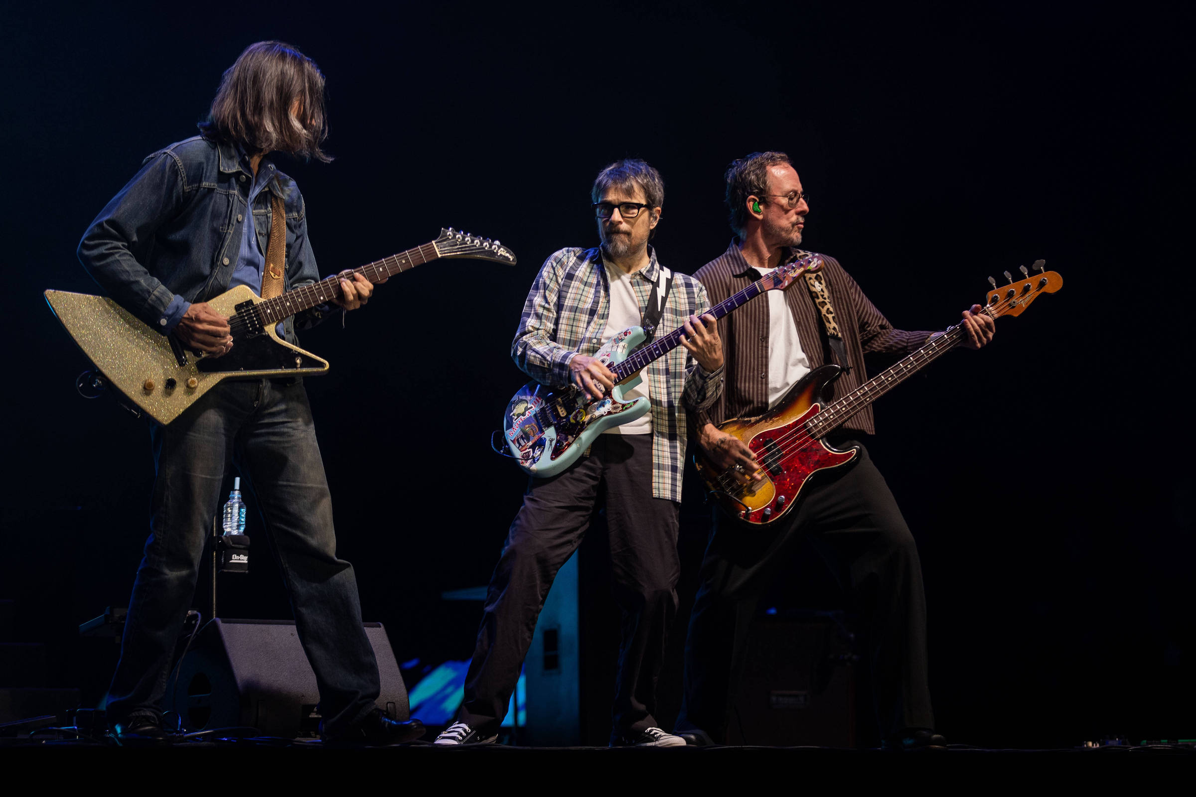 Banda Weezer fecha festival Índigo com repertório matador do seu 1º álbum