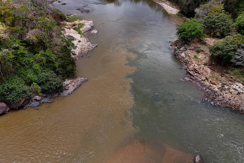 'O Doce está morto': tragédia de Mariana enterrou renda, lazer e cultura centenária ligados ao rio