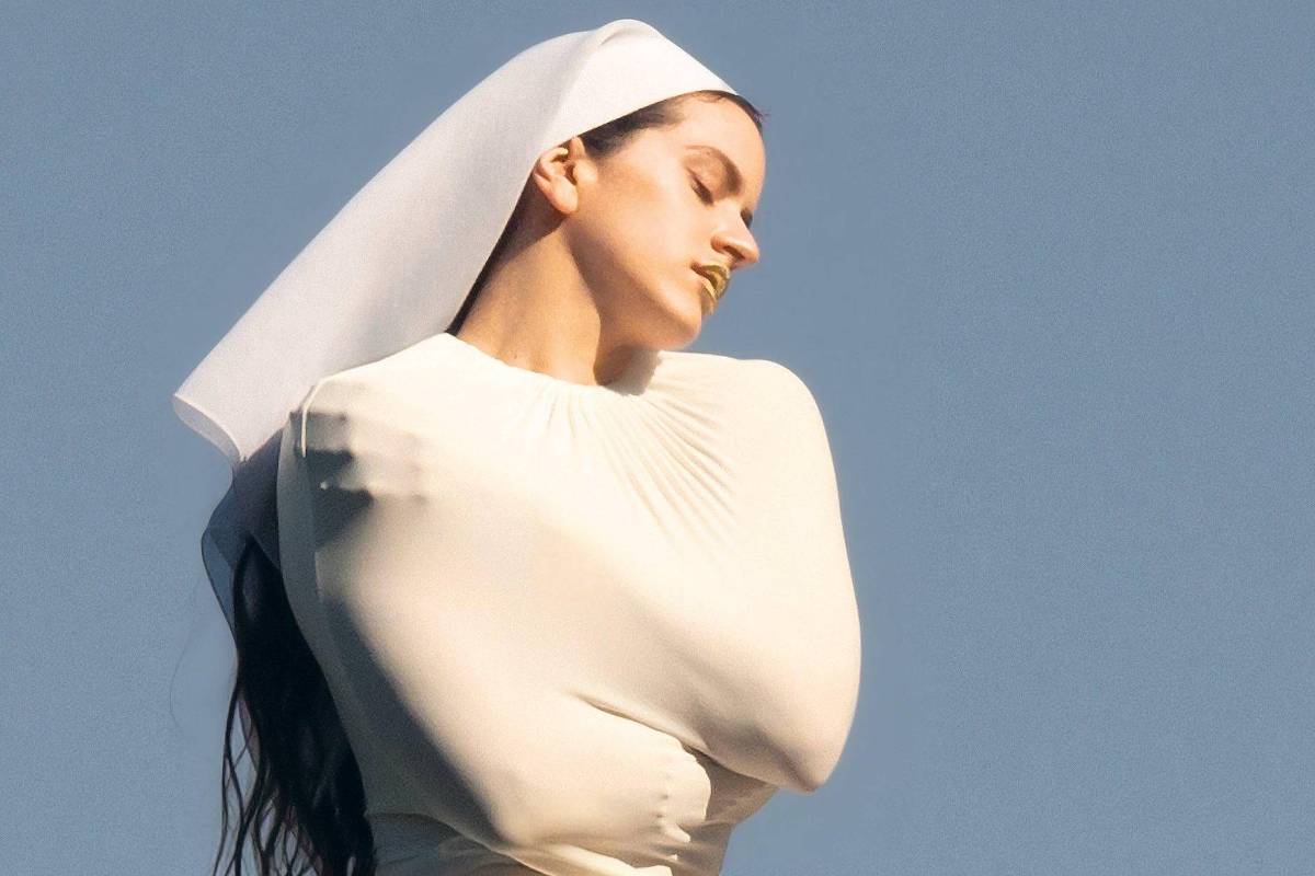 Rosalía muda o jogo da música, de novo, com a originalidade de 'Lux'