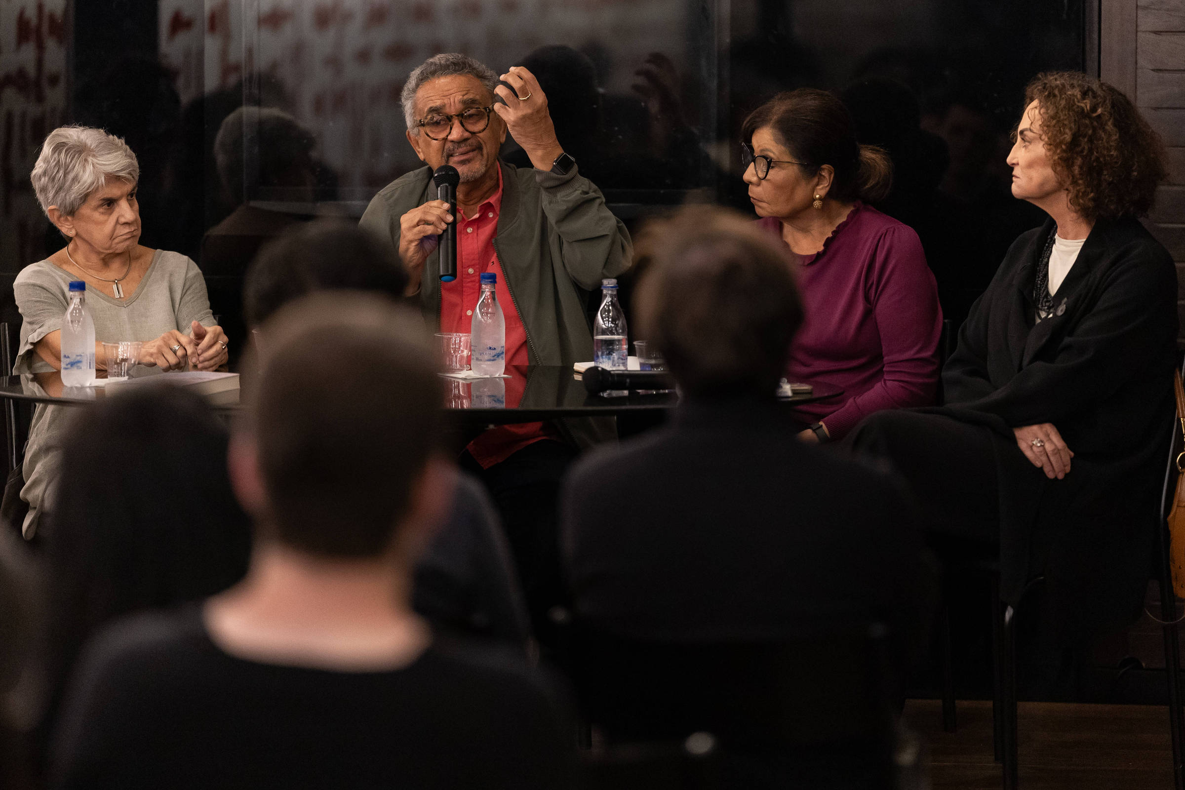 É preciso ouvir o preto na democracia, dizem debatedores em lançamento de 'A Palavra e o Poder' no Rio