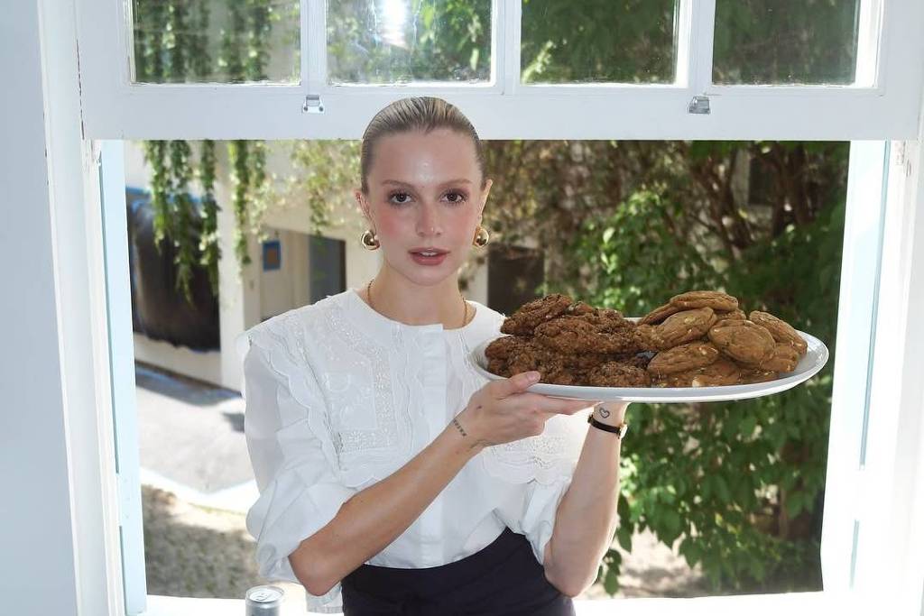 Restaurantes sofrem para contratar auxiliar de cozinha, como o que Isa Scherer buscou por R$ 1.800