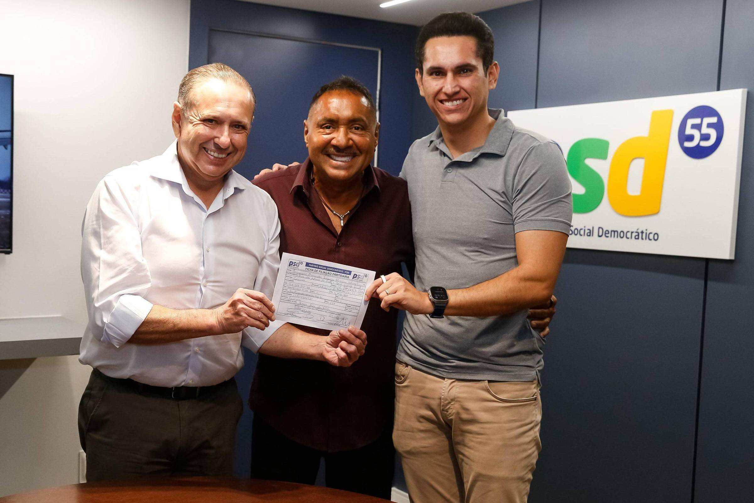 Tiririca troca o PL pelo PSD e deve tentar quinto mandato na Câmara