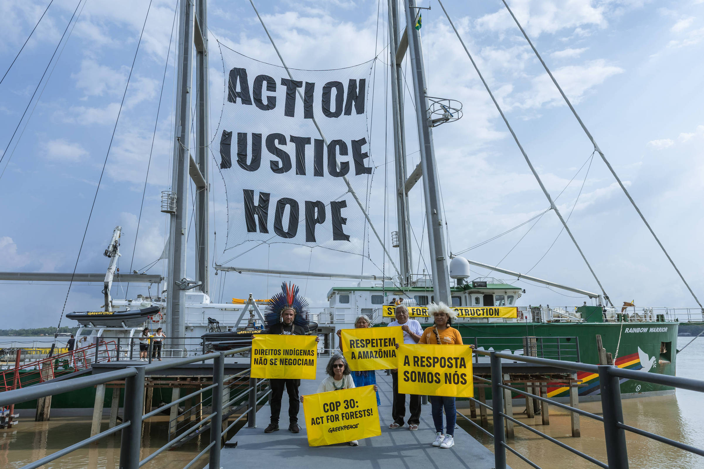 Indígenas cobram espaço nas negociações climáticas às vésperas da COP30