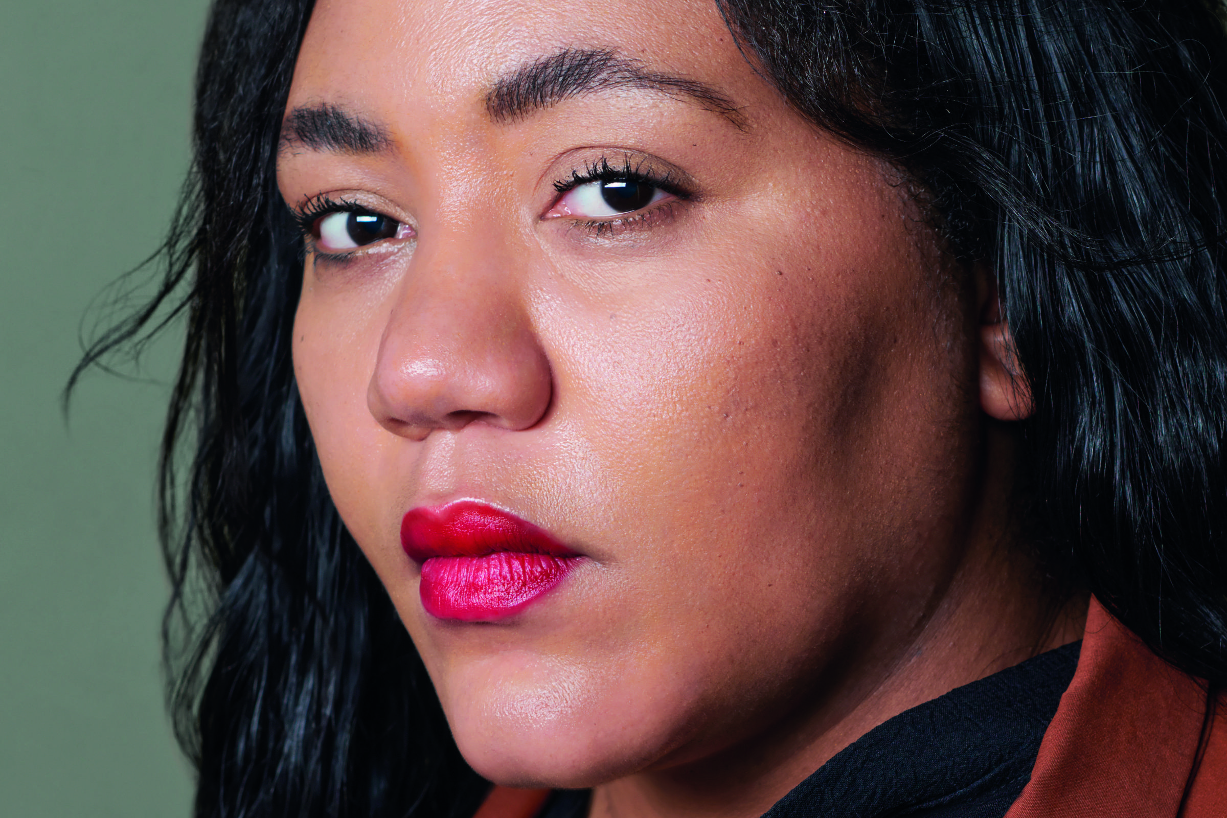 Ève Guerra tenta repatriar o corpo de um pai da África à Europa na literatura