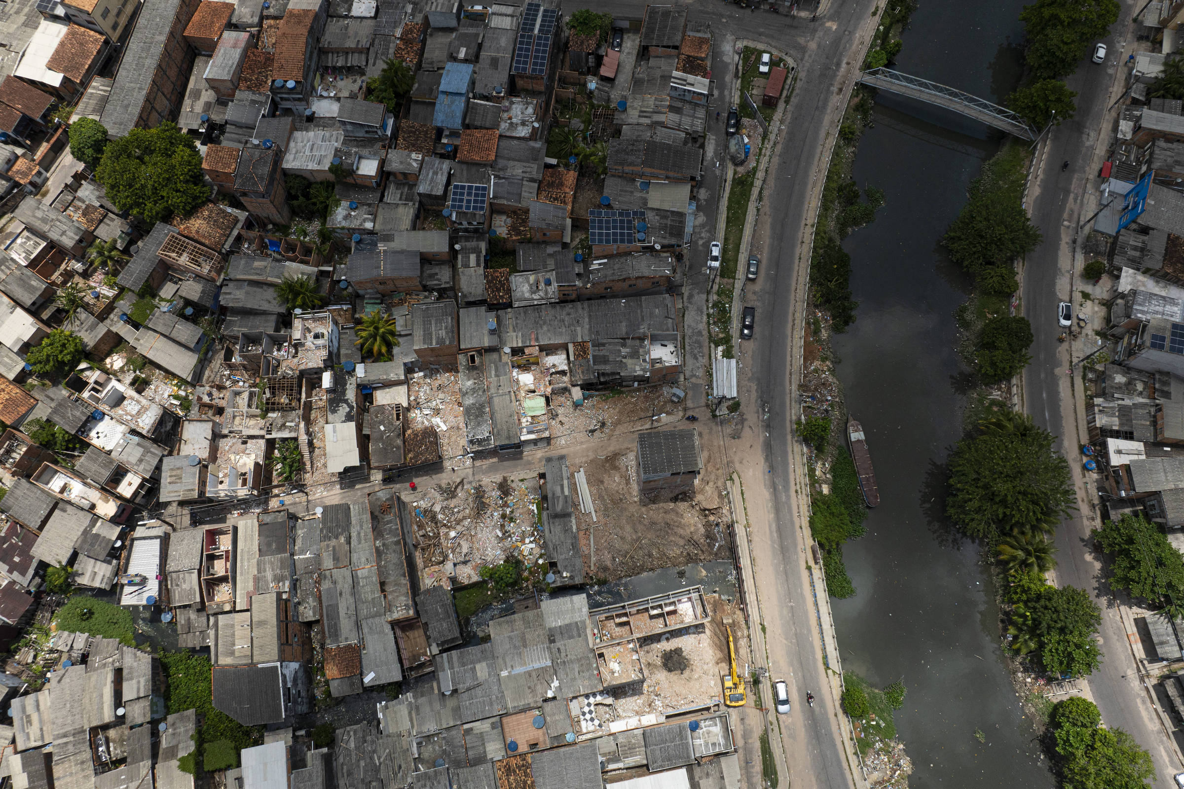 Belém tentou devolver vida aos canais até a COP30, mas coleta de esgoto não deslancha na periferia