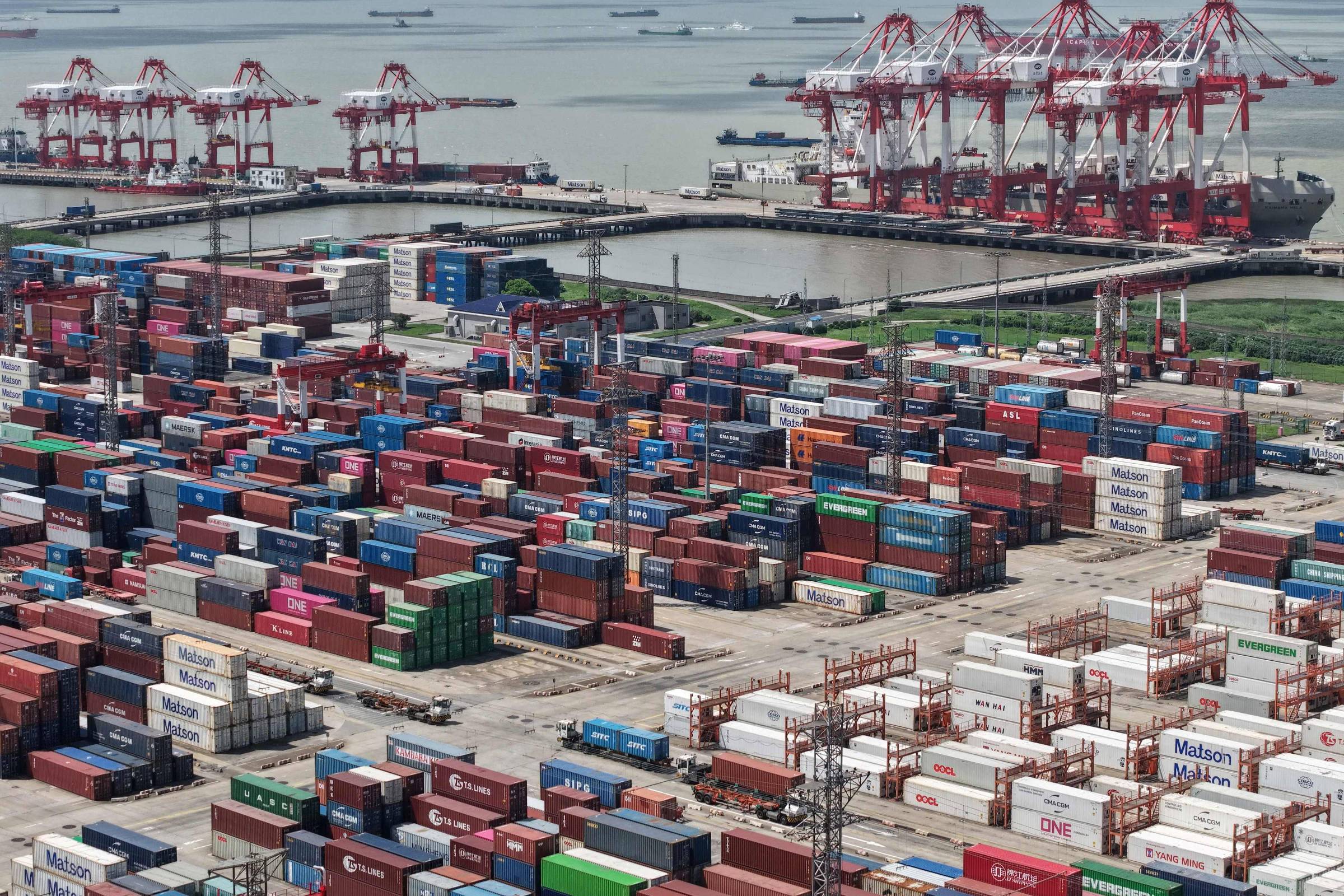 Exportações da China caem 1,1% em outubro, pior queda desde fevereiro