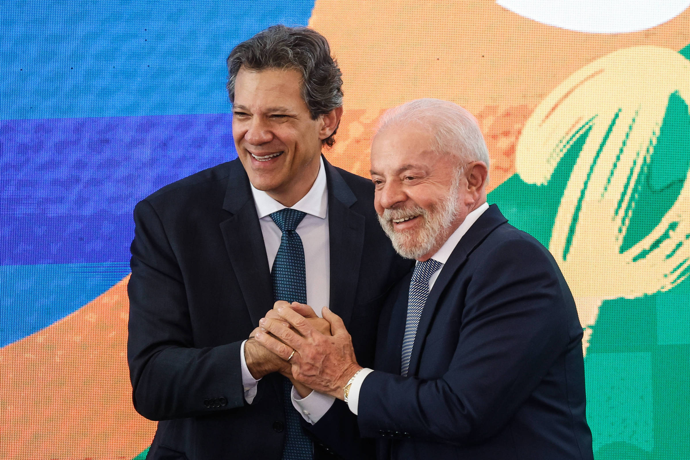 Fazenda quer R$ 120 milhões para turbinar propaganda e comunicação nas redes