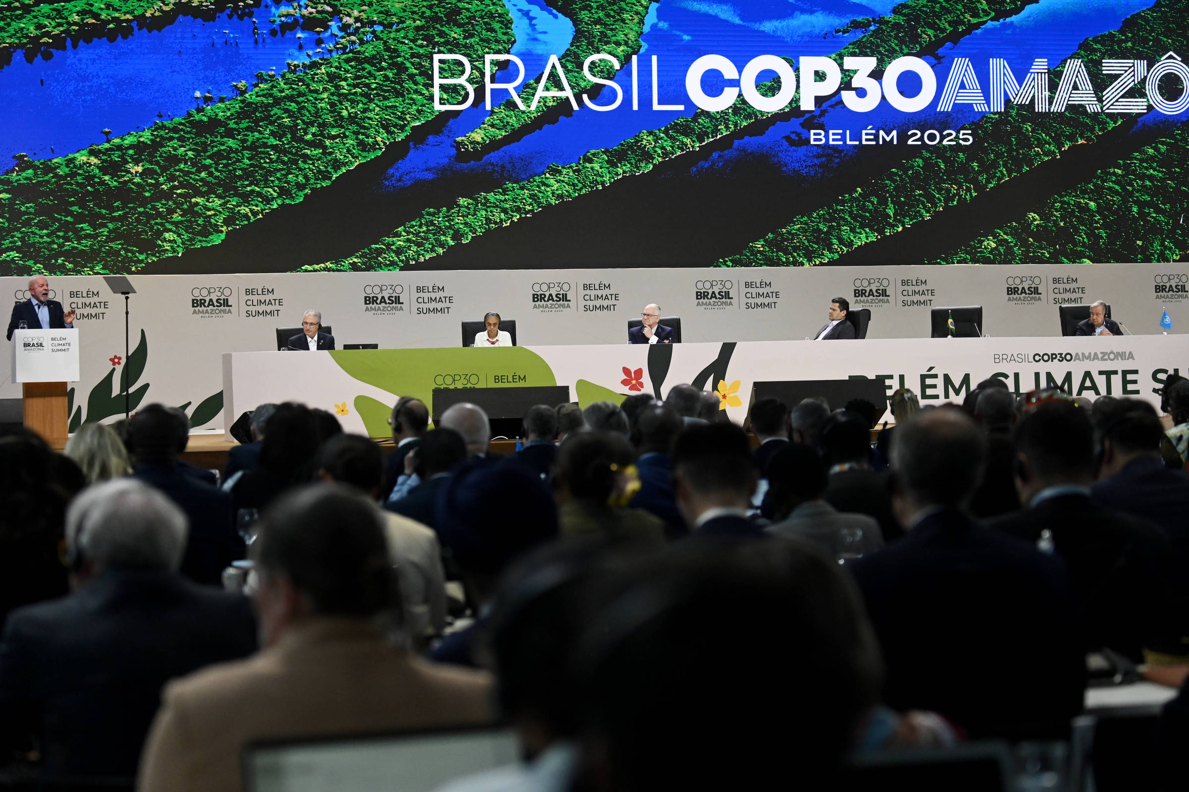 Delegações de 27 países ainda negociam hospedagem a três dias da COP30