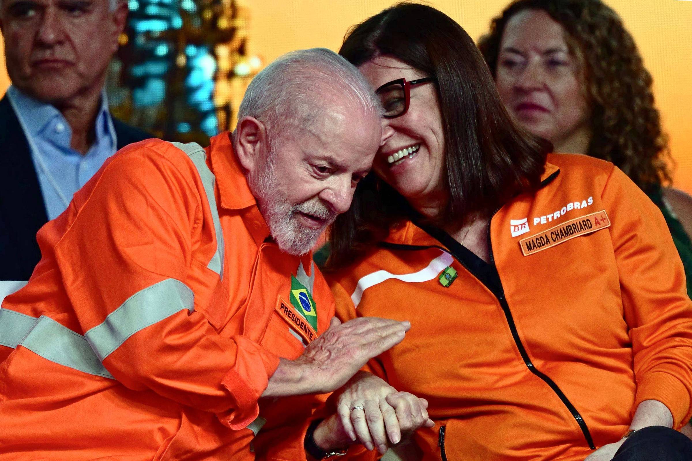 Alta de investimentos e dívida preocupam mercado, e Petrobras promete cautela